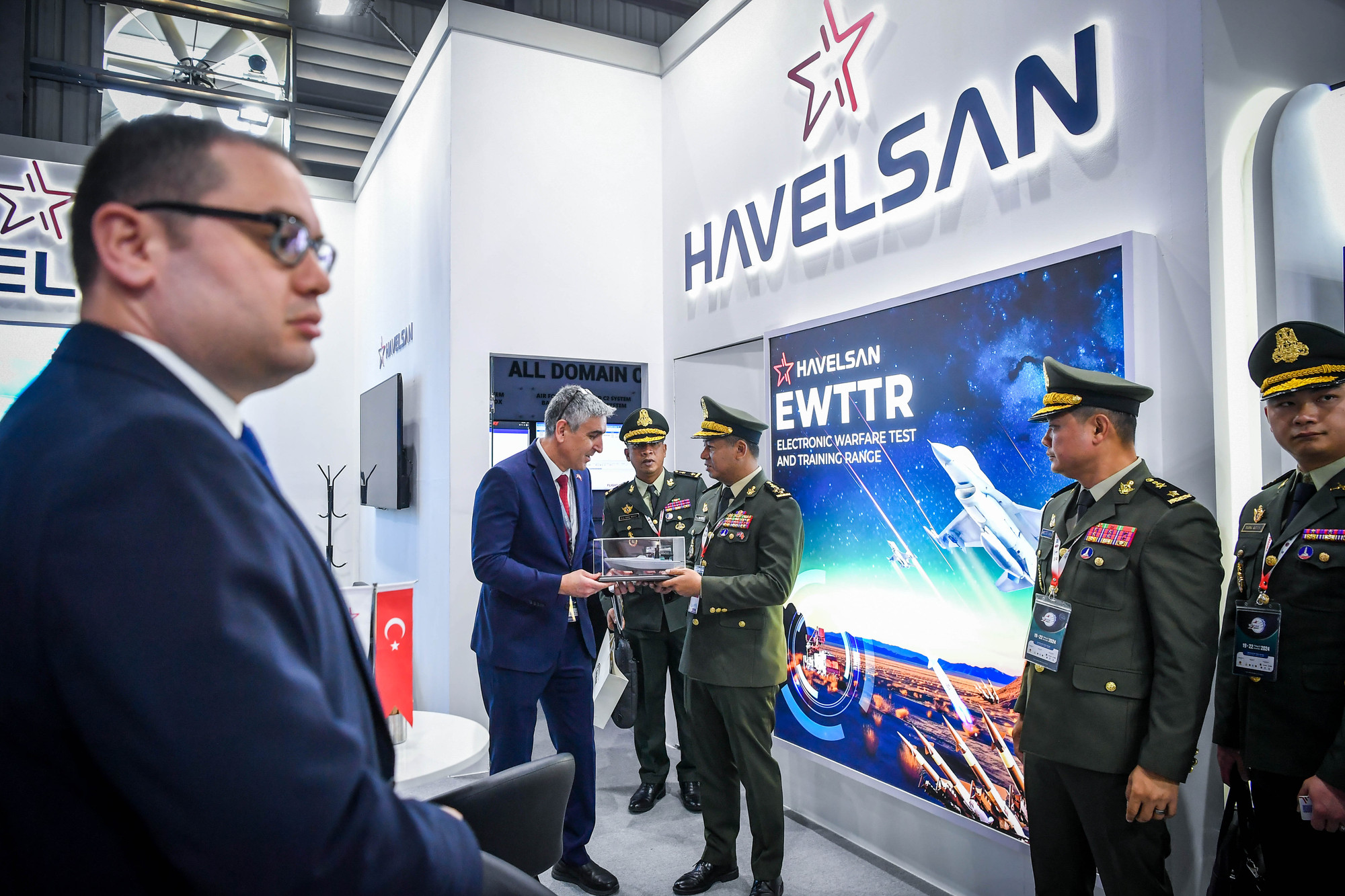 Theo Ban tổ chức, Triển lãm Quốc phòng quốc tế Việt Nam 2024 nhằm tăng cường, mở rộng quan hệ hợp tác quốc tế, đối ngoại quốc phòng, tạo dựng lòng tin giữa Việt Nam và các nước trên thế giới; chia sẻ chính sách, đường lối đối ngoại quốc phòng; chủ trương xây dựng quân đội và phát triển nền công nghiệp quốc phòng (CNQP); tạo điều kiện để các quốc gia, các công ty, doanh nghiệp trong nước, quốc tế giới thiệu, trưng bày sản phẩm, tìm kiếm cơ hội mở rộng hợp tác.