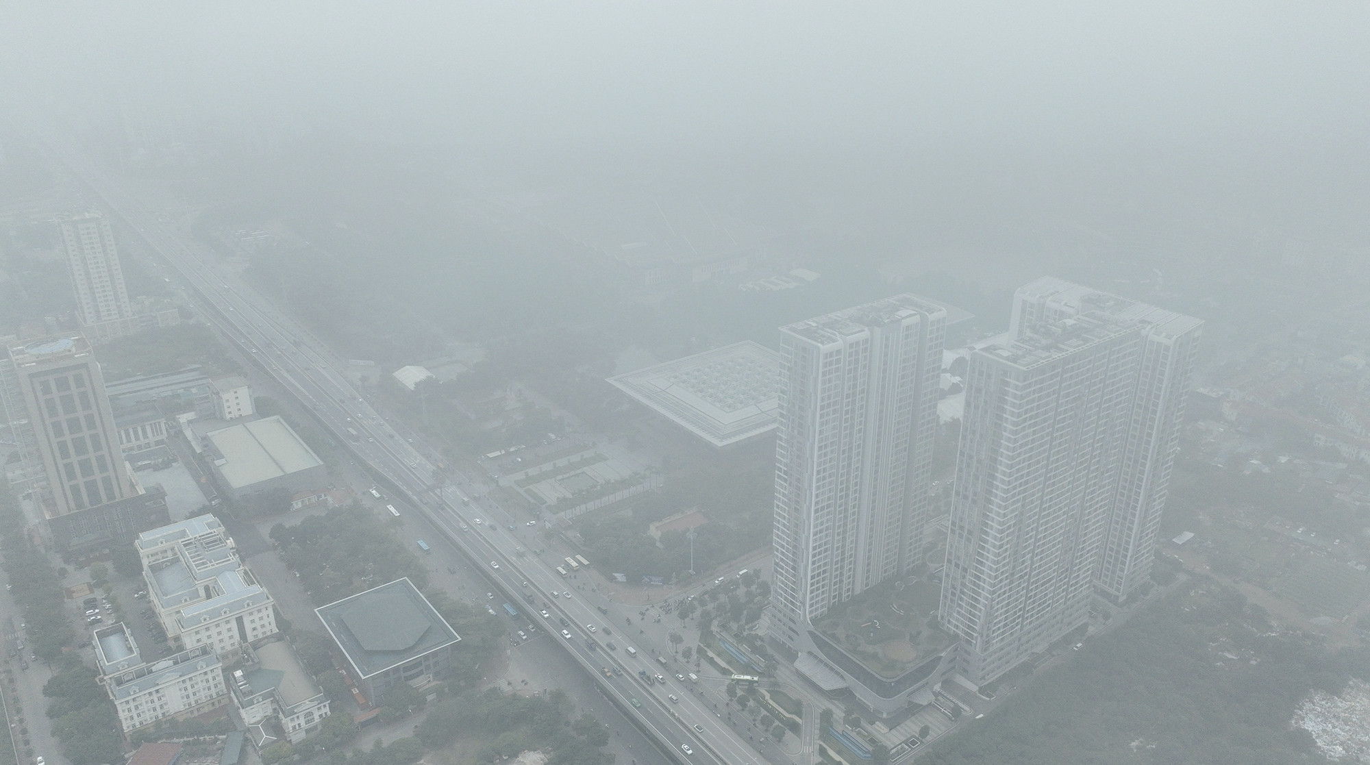 [Ảnh] Nhiều ngày bao phủ trong màn sương, Hà Nội đứng thứ 3 thế giới về độ ô nhiễm ảnh 7