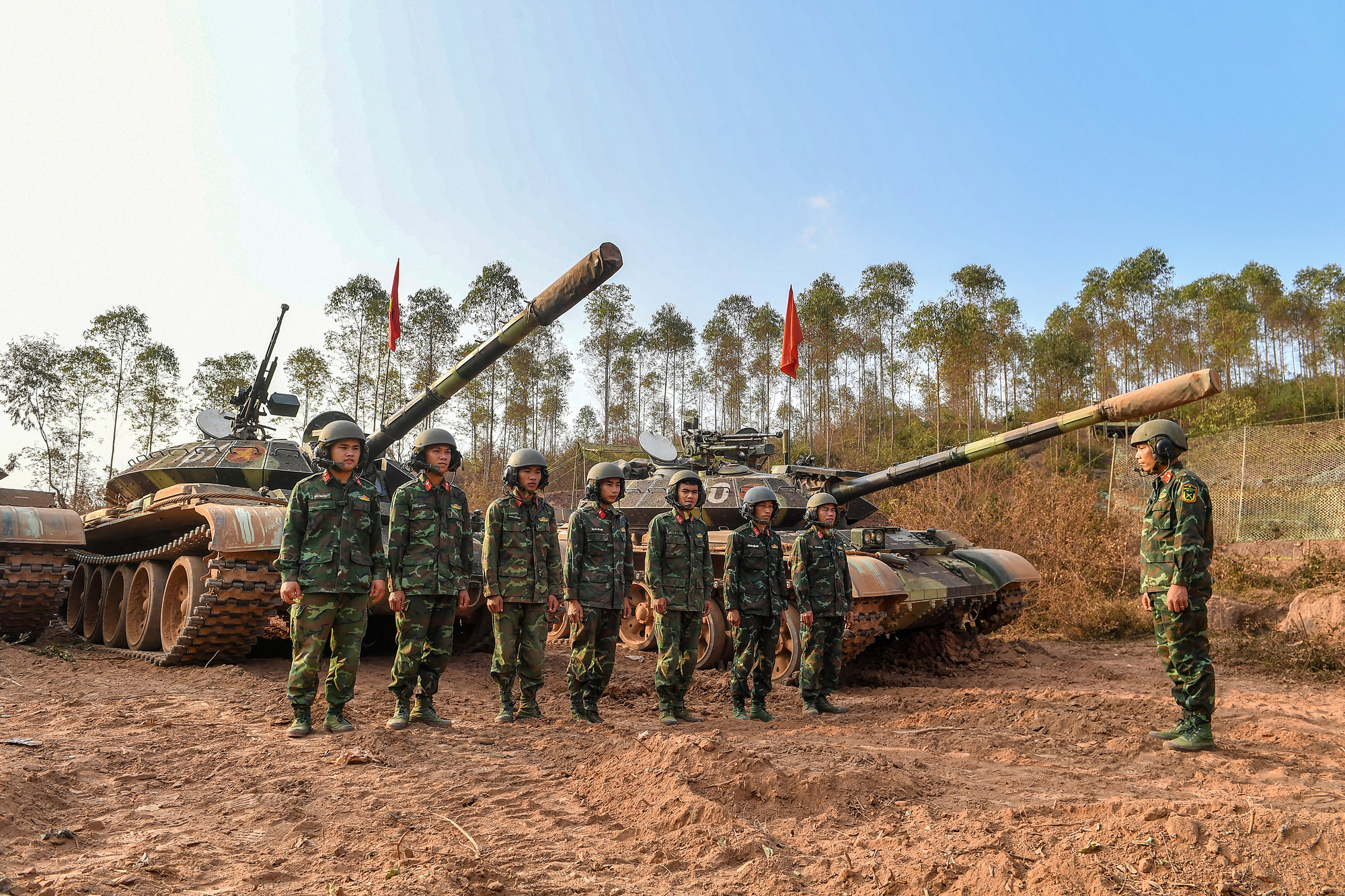 [Ảnh] Một ngày trên thao trường của lữ đoàn xe tăng ảnh 4