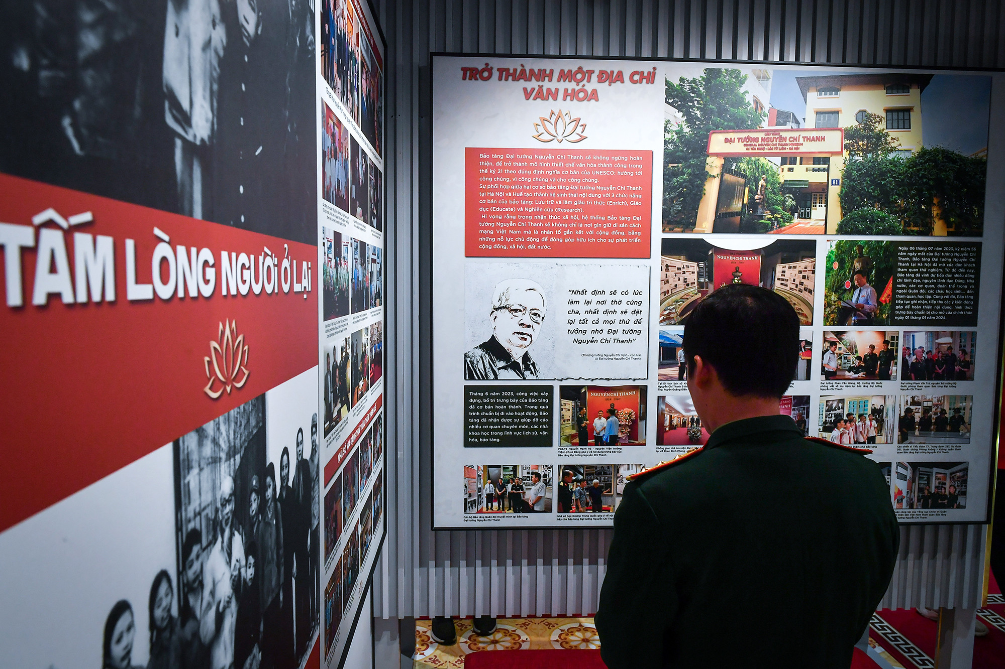 Cùng với hệ thống hơn 300 ảnh, hơn 150 tài liệu giấy phản ánh những dấu mốc quan trọng trong quá trình hoạt động cách mạng của Đại tướng, Bảo tàng còn giới thiệu đến bạn đọc 220 hiện vật đặc sắc, chứa đựng nhiều dấu ấn, kỷ niệm về Đại tướng Nguyễn Chí Thanh.