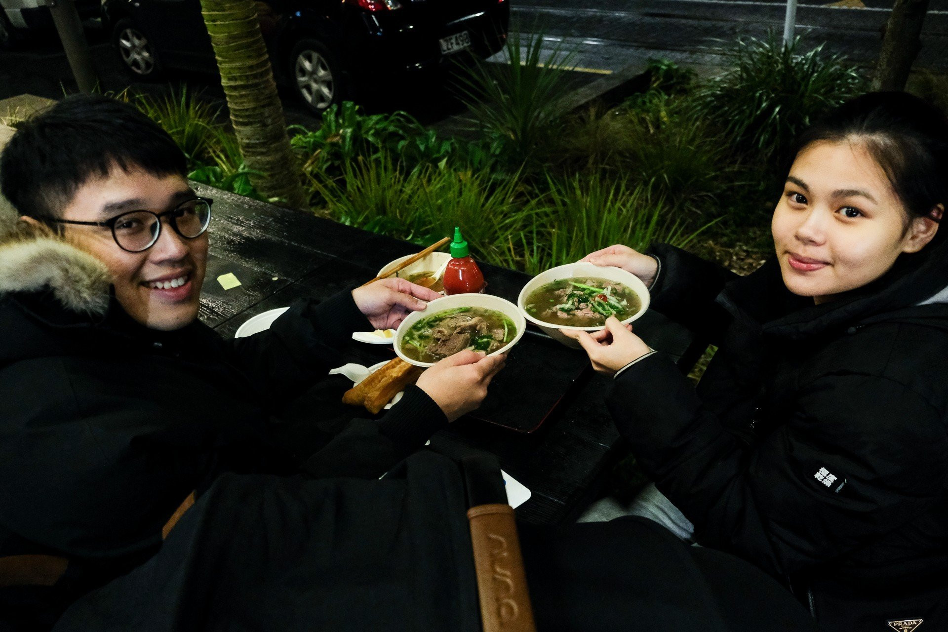 [Ảnh] Những bát phở “sưởi ấm” cổ động viên Việt Nam tại Auckland ảnh 14