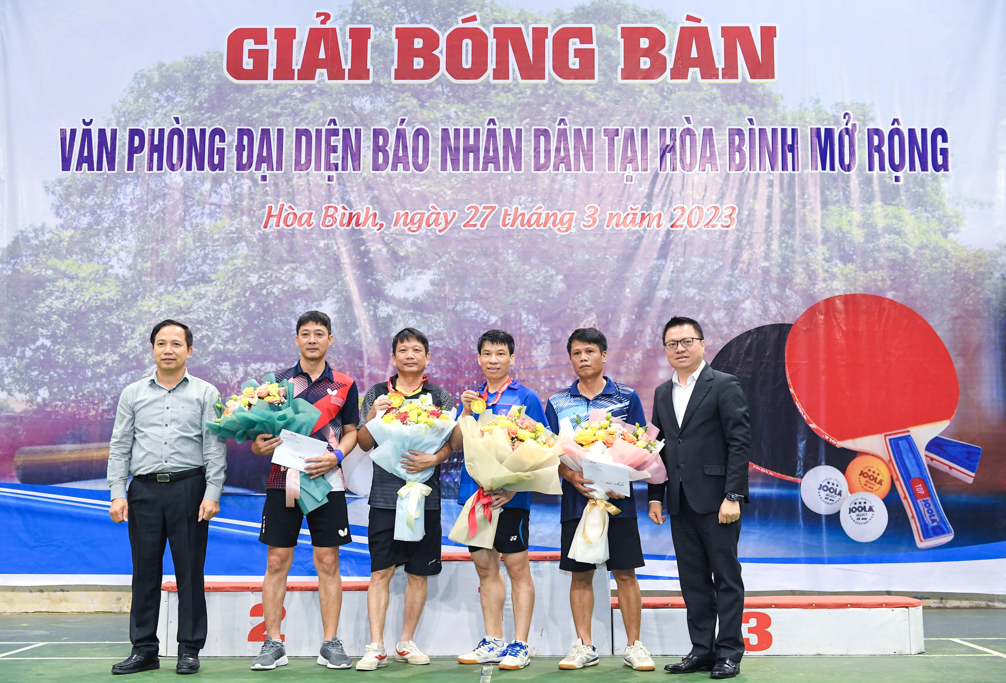 [Ảnh] Đoàn công tác Báo Nhân Dân làm việc với tỉnh Hòa Bình ảnh 10