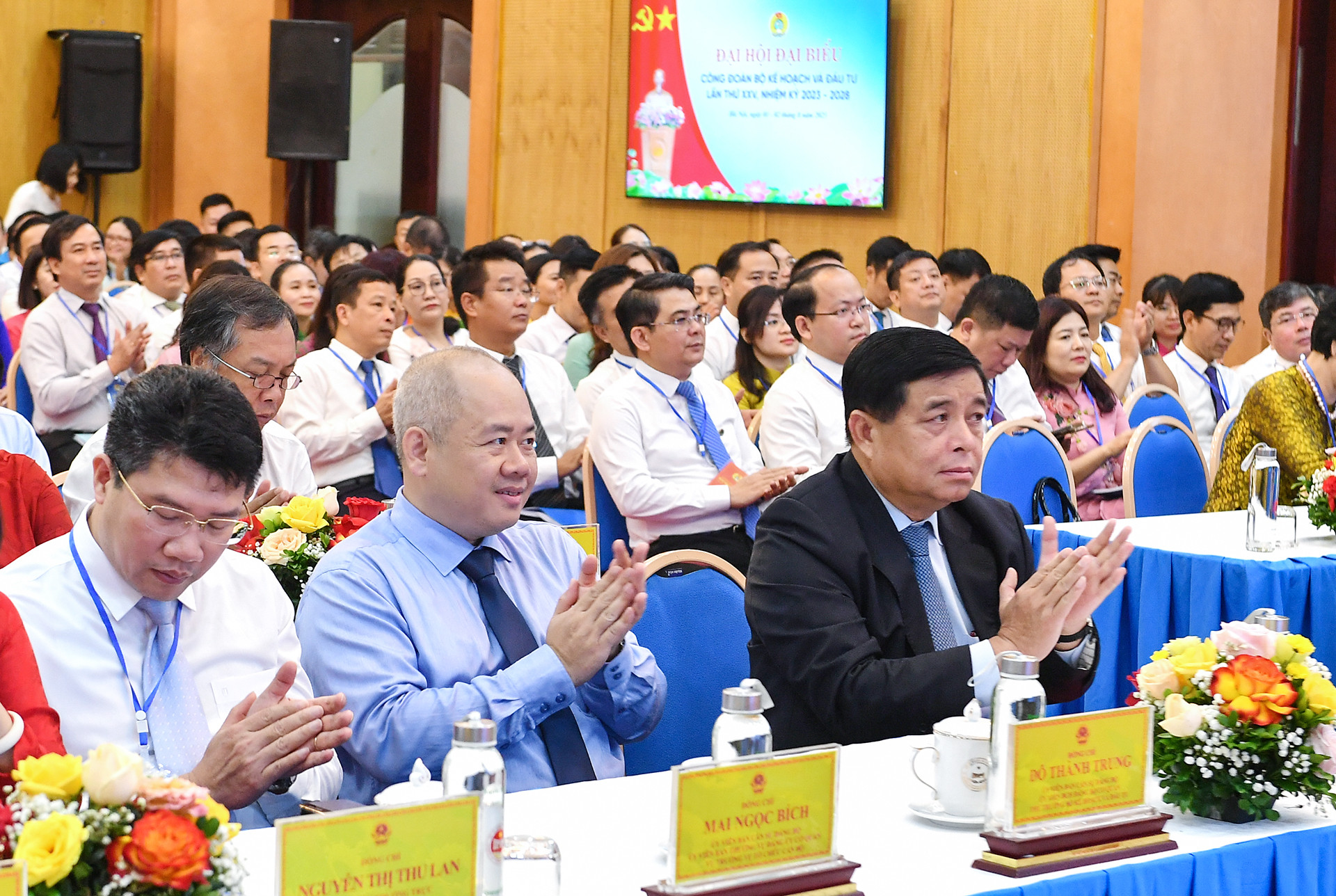 Tham dự Đại hội, về phía Bộ Kế hoạch và Đầu tư có các đồng chí là Ủy viên Ban thường vụ Đảng ủy cơ quan và thủ trưởng các đơn vị thuộc Bộ; 200 đại biểu đại diện cho 1.929 đoàn viên công đoàn Bộ Kế hoạch và Đầu tư.