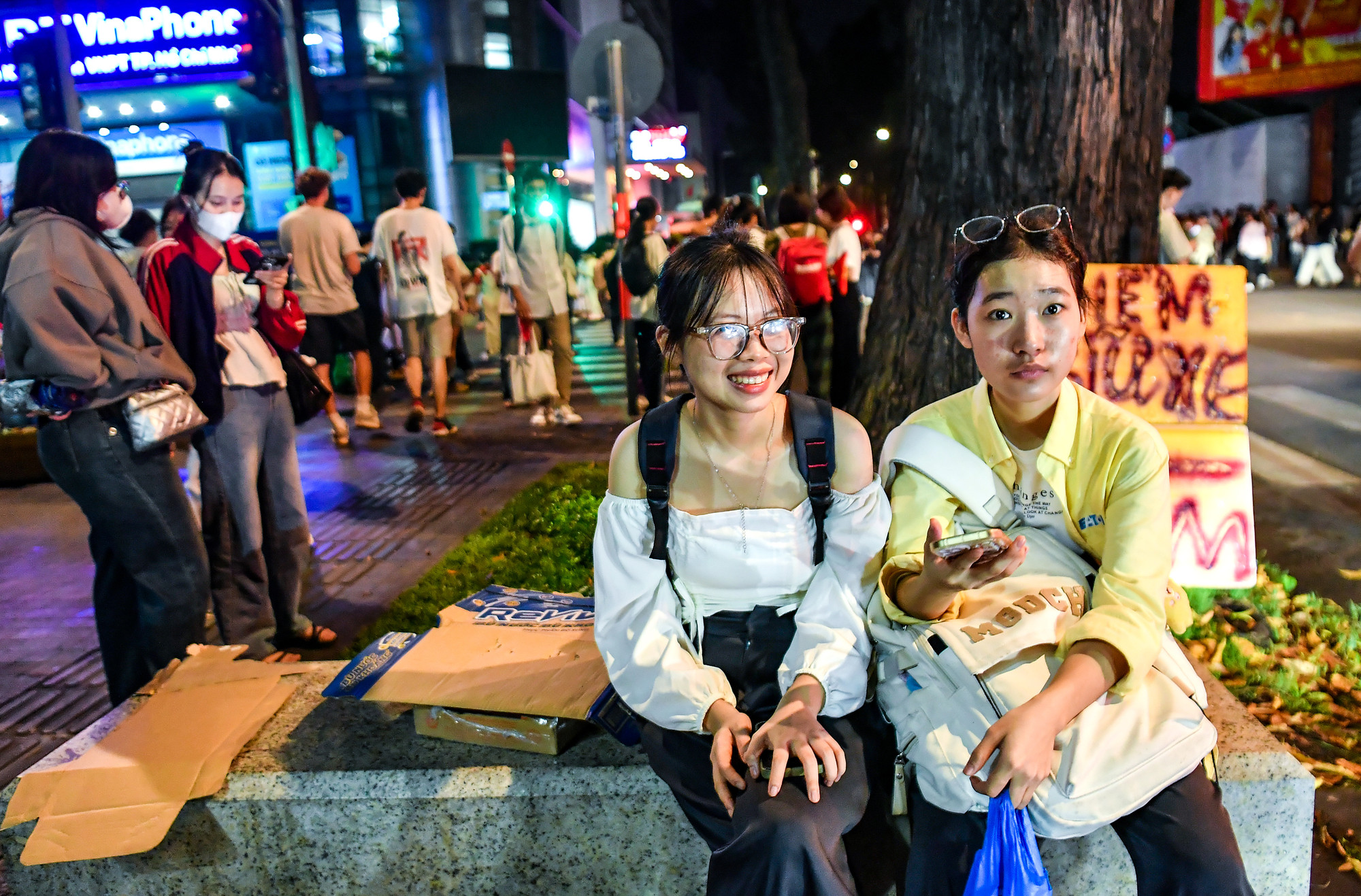 Nguyễn Mai Thuý sinh viên năm thứ Nhất người dân Thành phố Hồ Chí Minh háo hức xem concert Quốc gia nên đã ngủ từ rất sớm để giờ này có sức dậy xem Lễ tổng duyệt