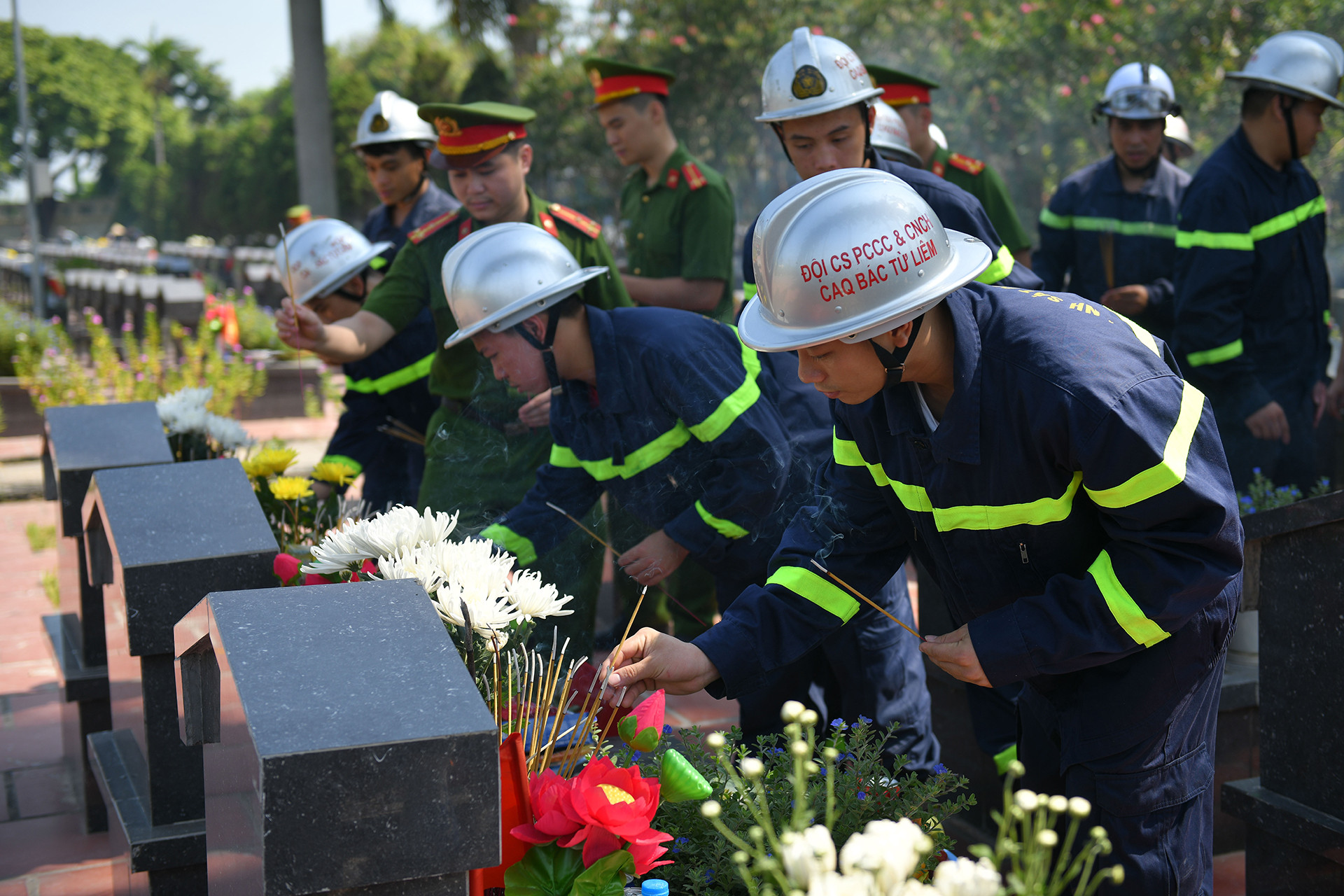 Trước hương hồn các Anh hùng liệt sĩ, Lãnh đạo, cán bộ chiến sĩ Đội Cảnh sát Phòng cháy, chữa cháy và Cứu nạn, cứu hộ quận Bắc Từ Liêm xin hứa phát huy truyền thống dân tộc, đoàn kết, sáng tạo, xung tích, tình nguyện, chiến đấu, học tập, quyết tâm hoàn thành xuất sắc các nhiệm vụ được giao phó, sẵn sàng làm các nhiệm vụ gìn giữ an ninh trật tự xã hội, làm tốt công tác phòng cháy, chữa cháy.