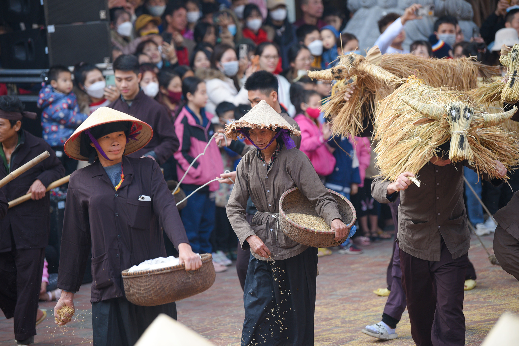 Không khí hứng khởi của lễ hội được người dân xã Đại Đồng tạo ra nhằm hướng đến một năm lao động sản xuất hăng say.