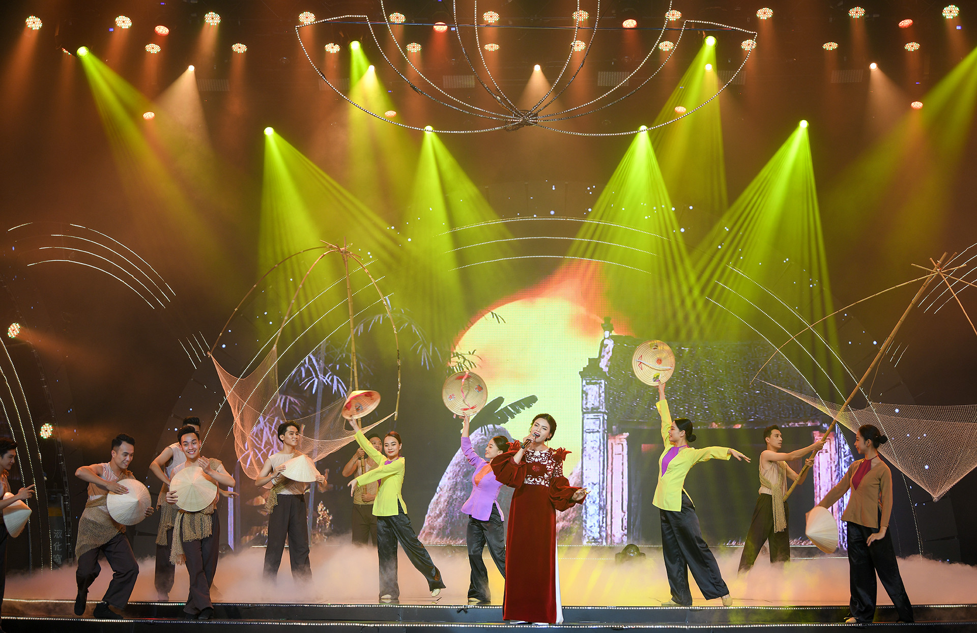 [Ảnh] Đêm nhạc "Mạch nguồn ví, giặm" ảnh 5