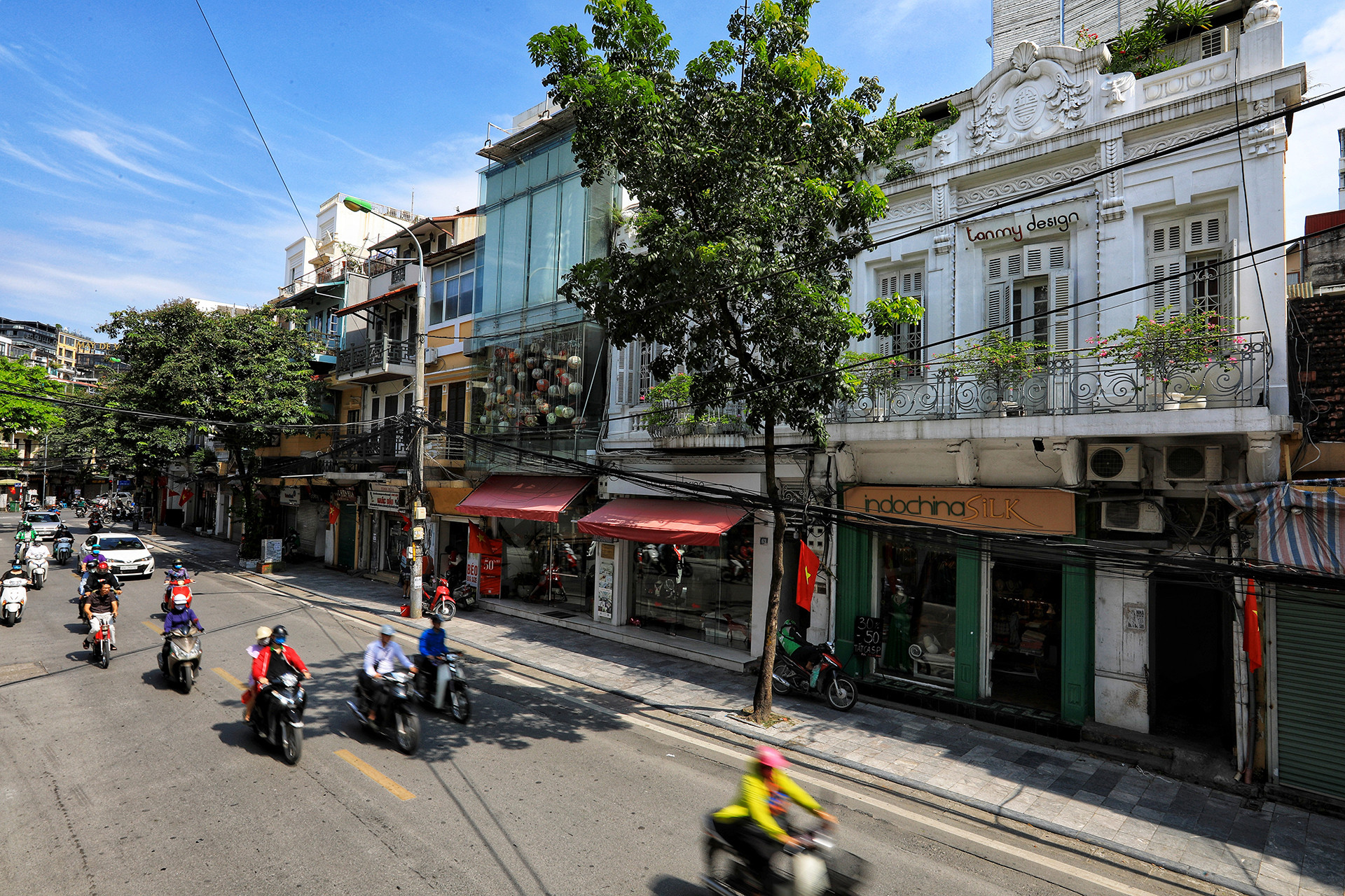 Phố Hàng Bông nhìn từ trên cao, con phố đắt đỏ bậc nhất Việt Nam với những ngôi nhà vẫn giữ được kiến trúc Pháp cổ.