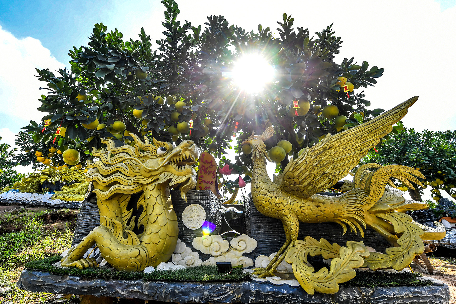 Hình ảnh tác phẩm Long Phụng Sum Vầy.