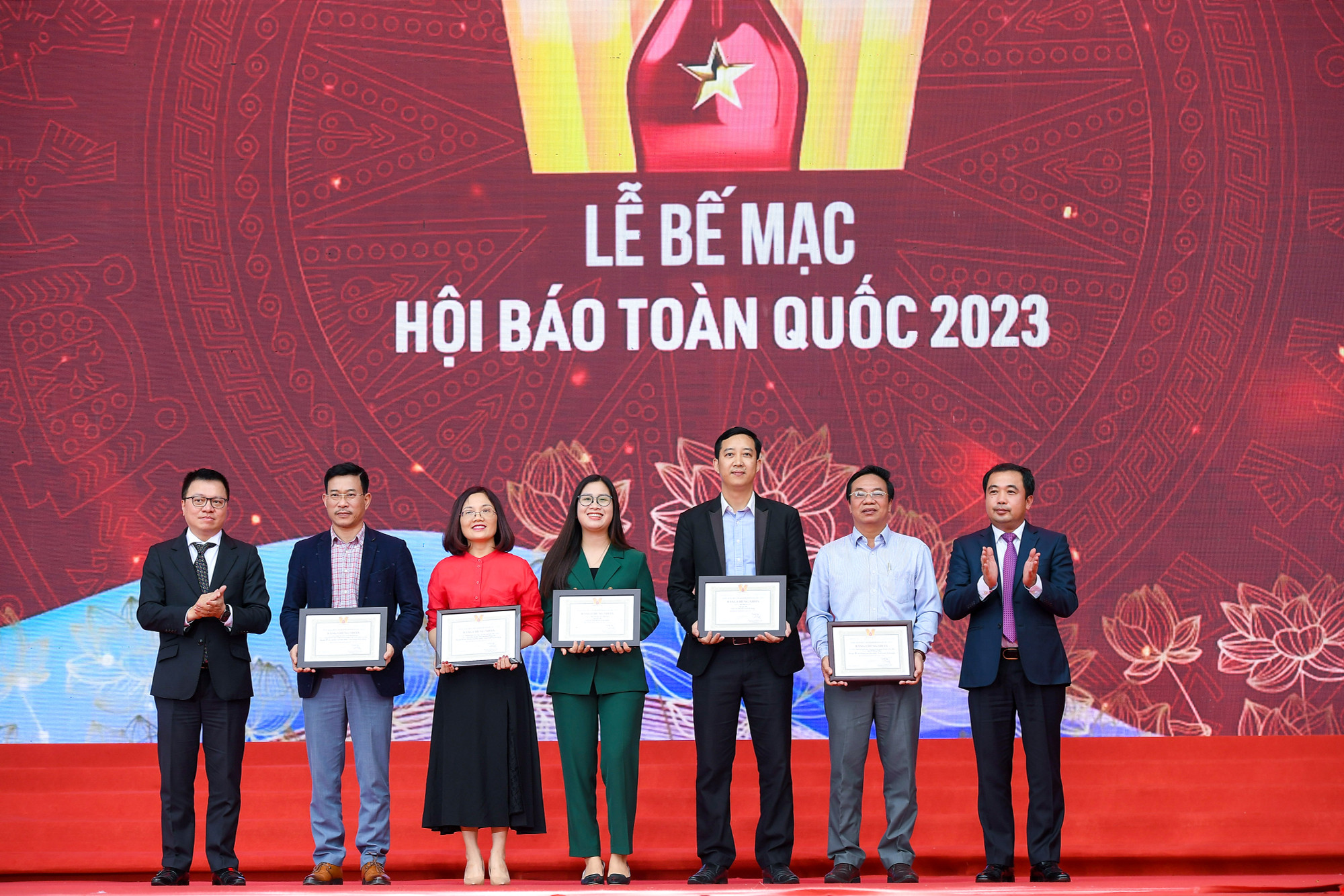 [Ảnh] Lễ bế mạc Hội Báo toàn quốc 2023 ảnh 9