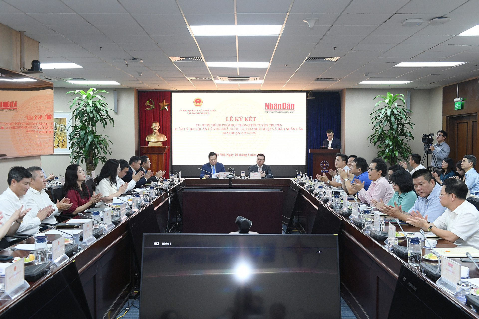 Quang cảnh Lễ ký kết chương trình phối hợp thông tin tuyên truyền giữa hai cơ quan.