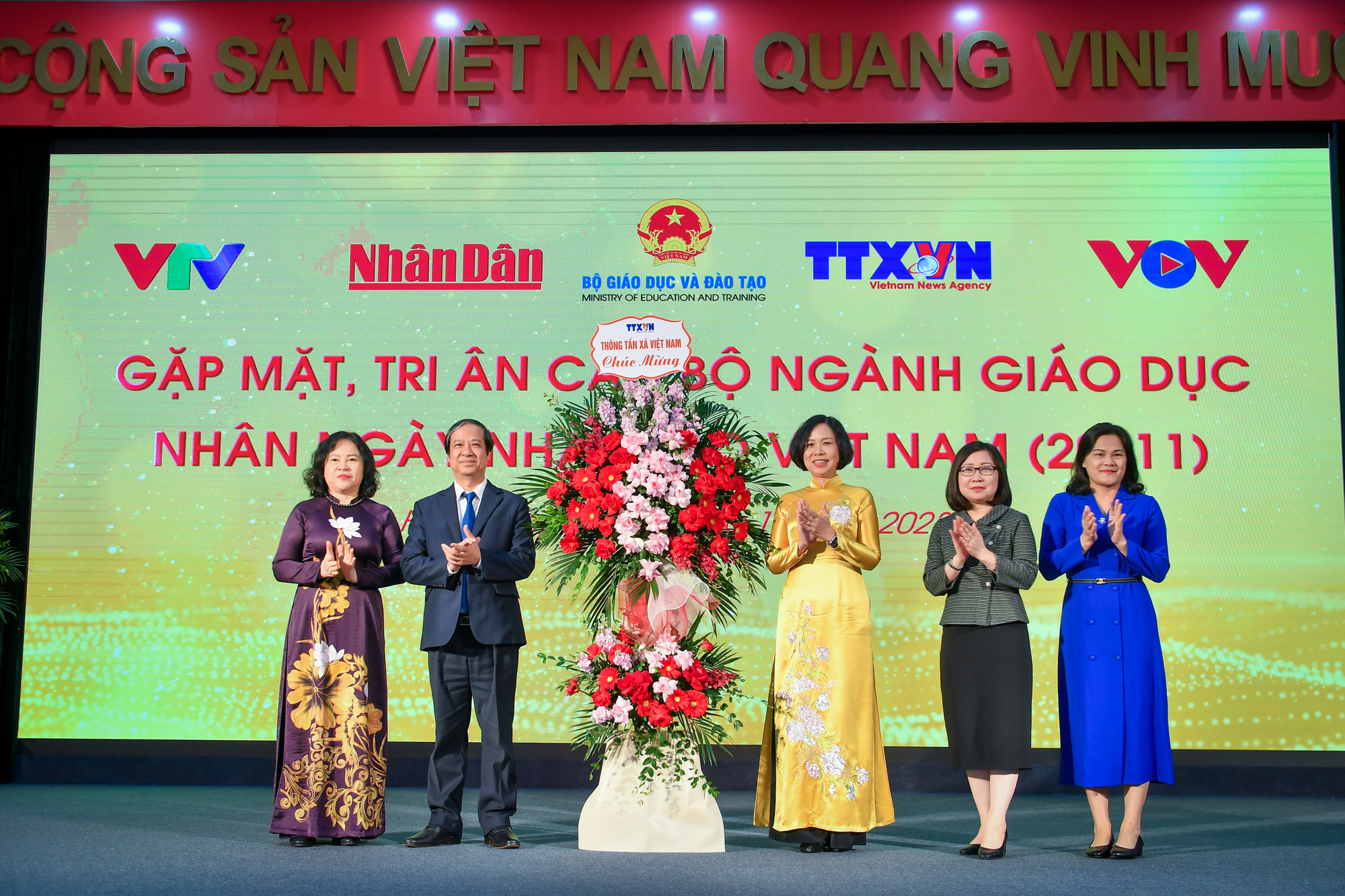 [Ảnh] Chương trình gặp mặt, tri ân nhân kỷ niệm ngày Nhà giáo Việt Nam 20/11 ảnh 8