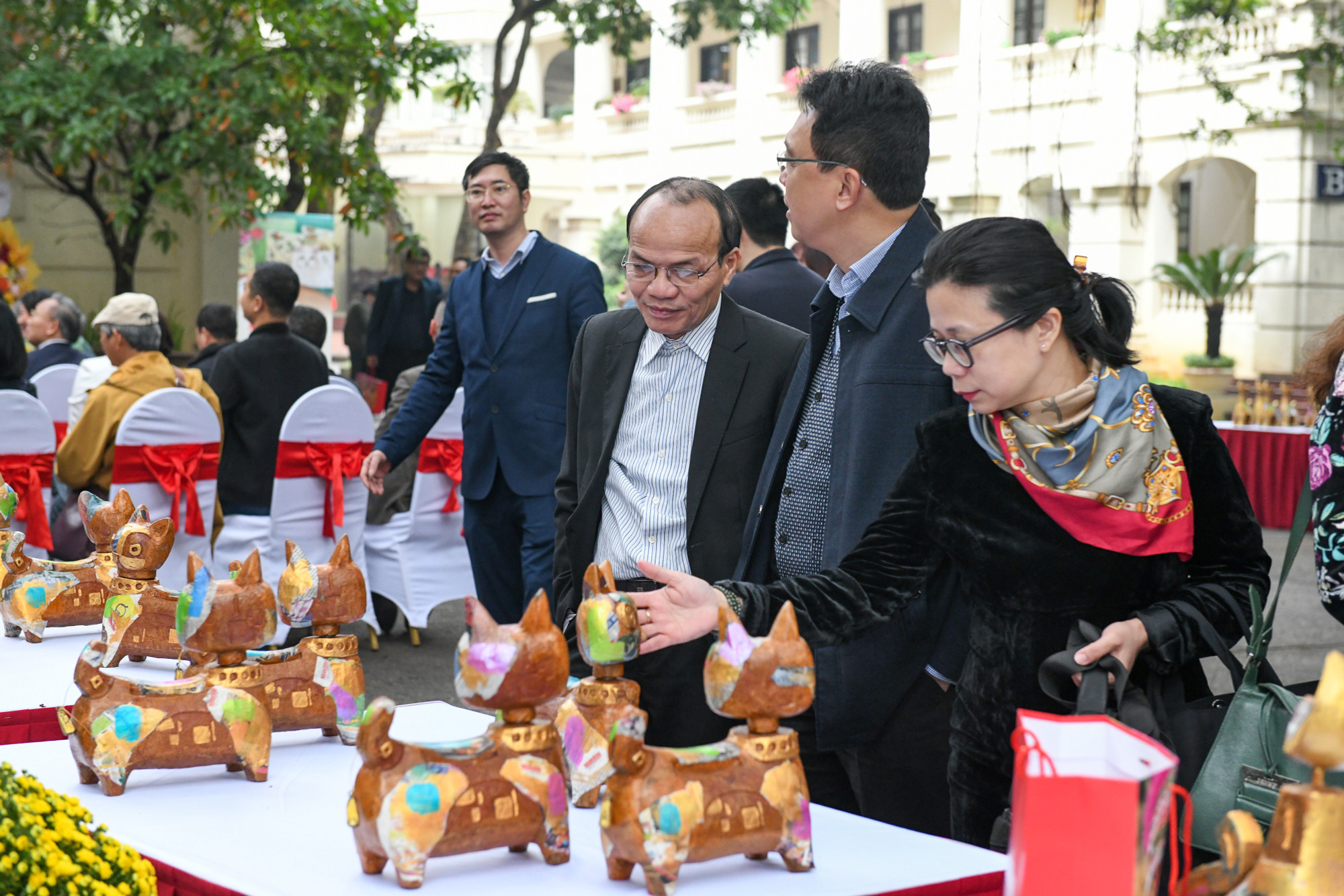 Người xem khá thích thú và ấn tượng với cách tạo hình linh vật Mèo độc bản. (Ảnh: THÀNH ĐẠT)