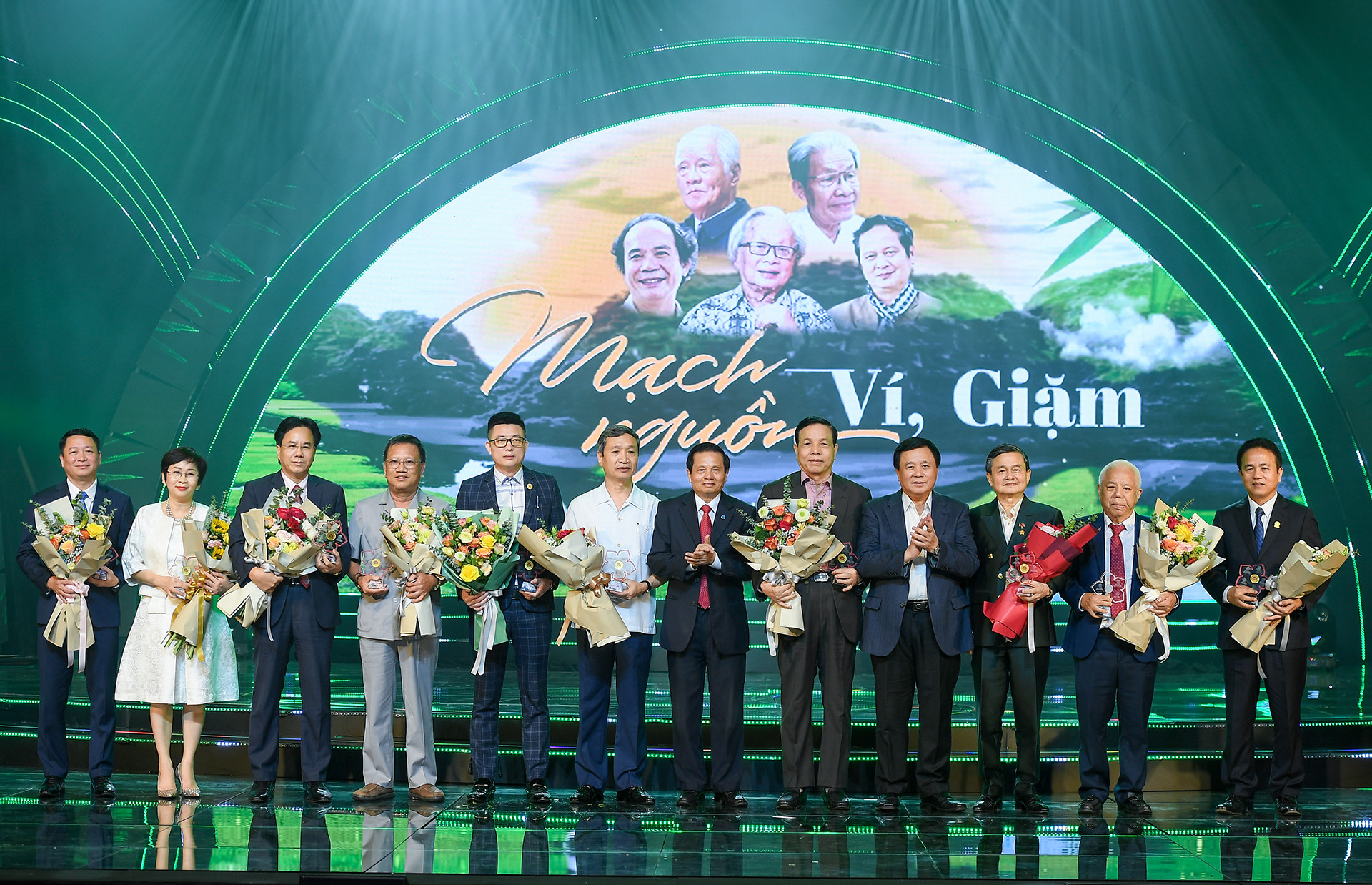 [Ảnh] Đêm nhạc "Mạch nguồn ví, giặm" ảnh 2