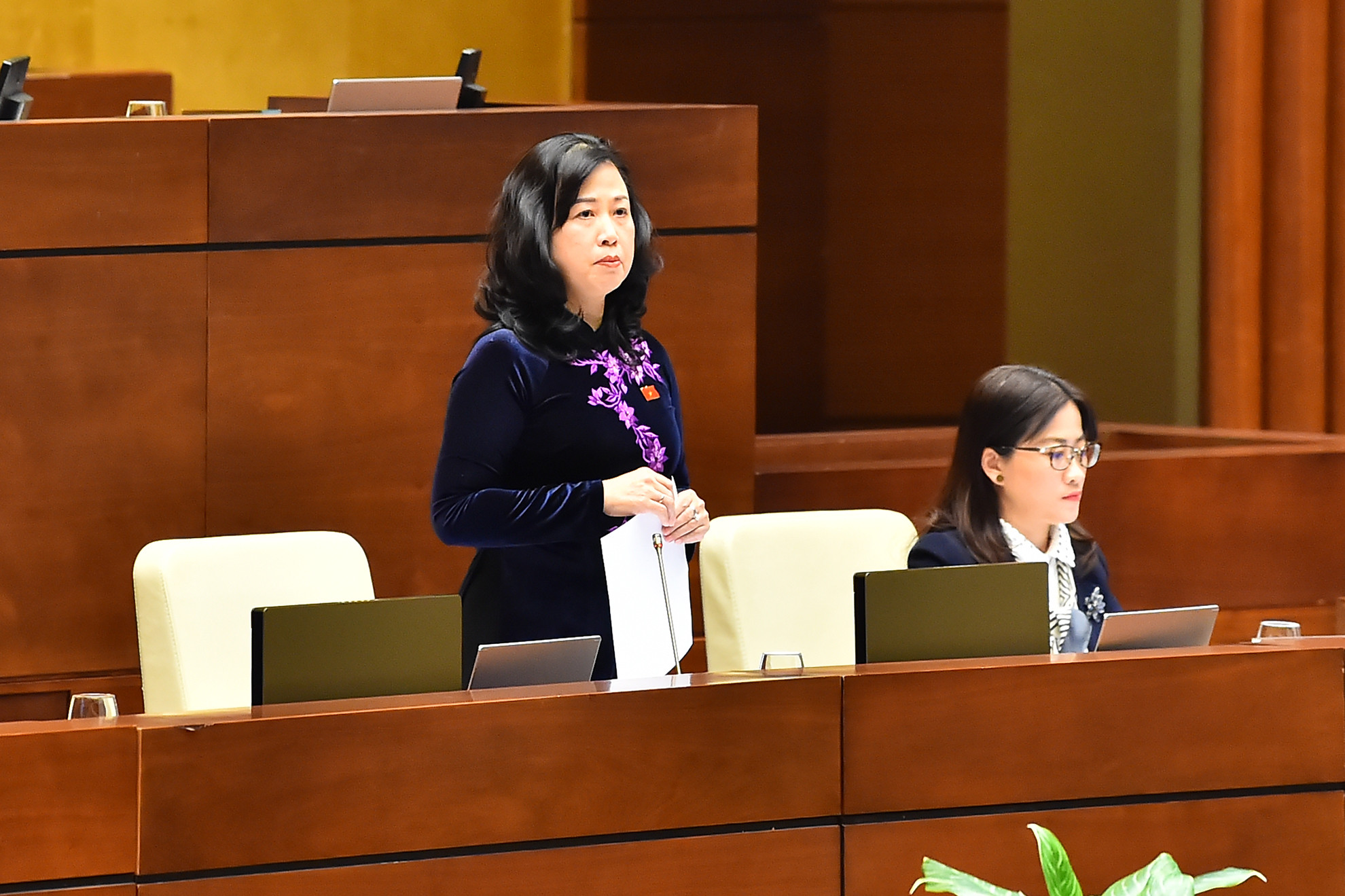 Bộ trưởng Y tế Đào Hồng Lan phát biểu giải trình, làm rõ một số vấn đề các đại biểu Quốc hội nêu tại phiên họp chiều 7/1.