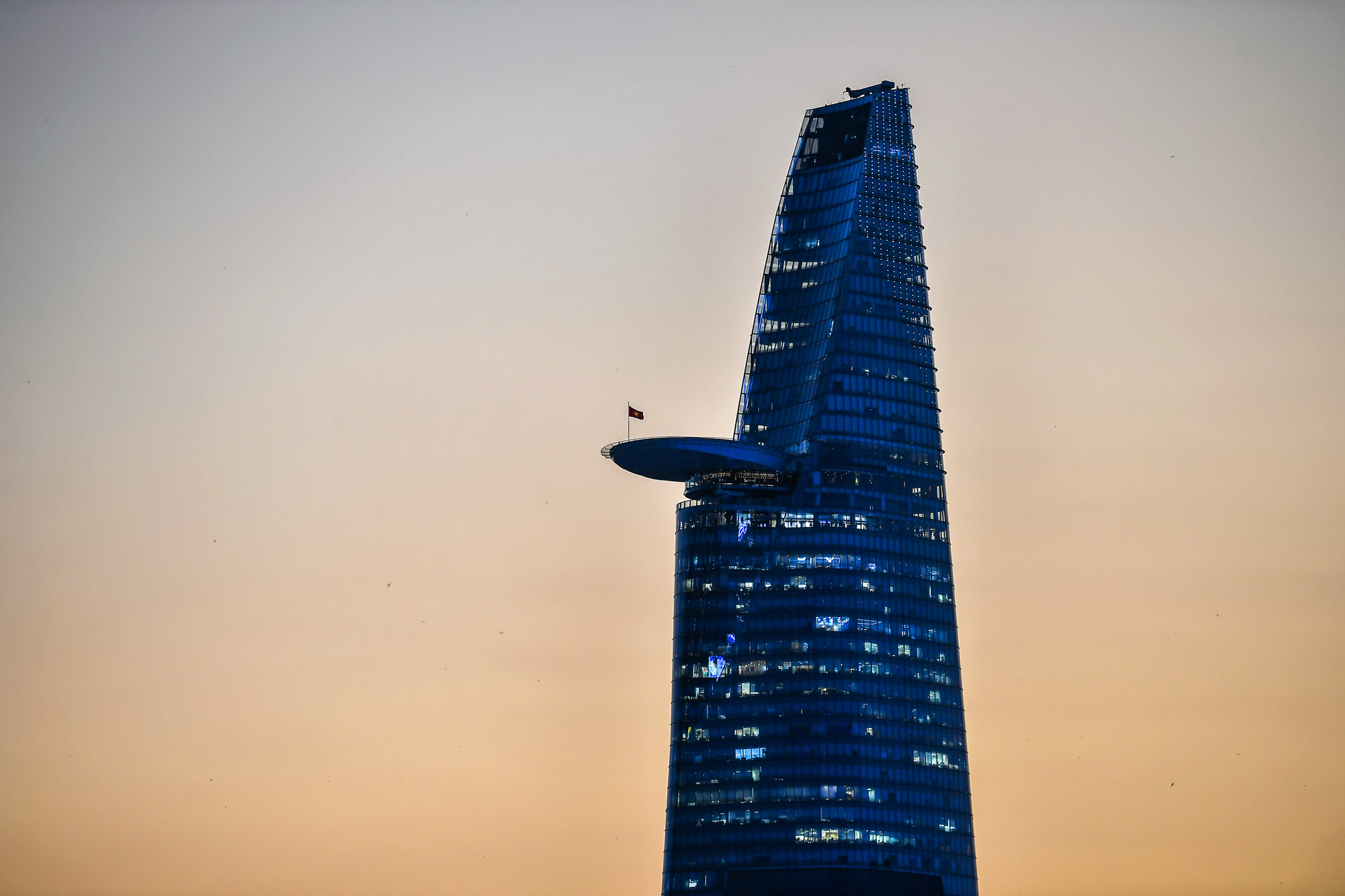 Bitexco Financial Tower hay còn gọi Tháp Tài chính Bitexco là một trong những biểu tượng của Thành phố Hồ Chí Minh cao 262m được khánh thành năm 2010, trở thành tòa tháp cao nhất Thành phố cho đến khi tòa Landmark 81 khánh thành năm 2018.