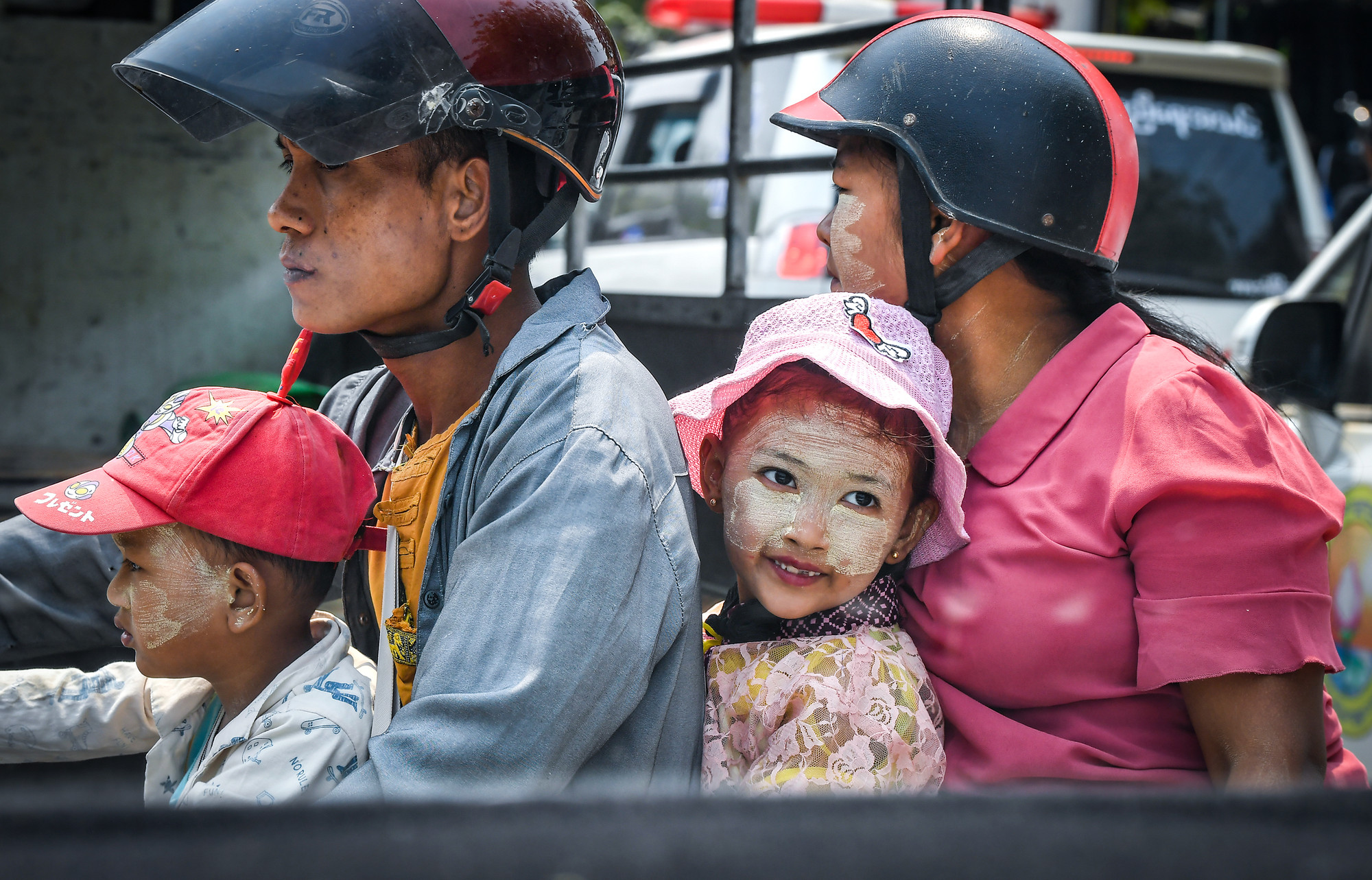 [Ảnh] Những nụ cười trẻ thơ - niềm hy vọng sau thảm họa động đất tại Myanmar ảnh 9