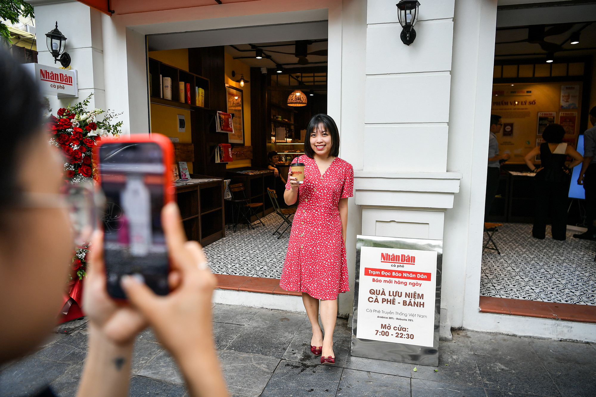 Check-in cùng không gian Báo Nhân Dân.