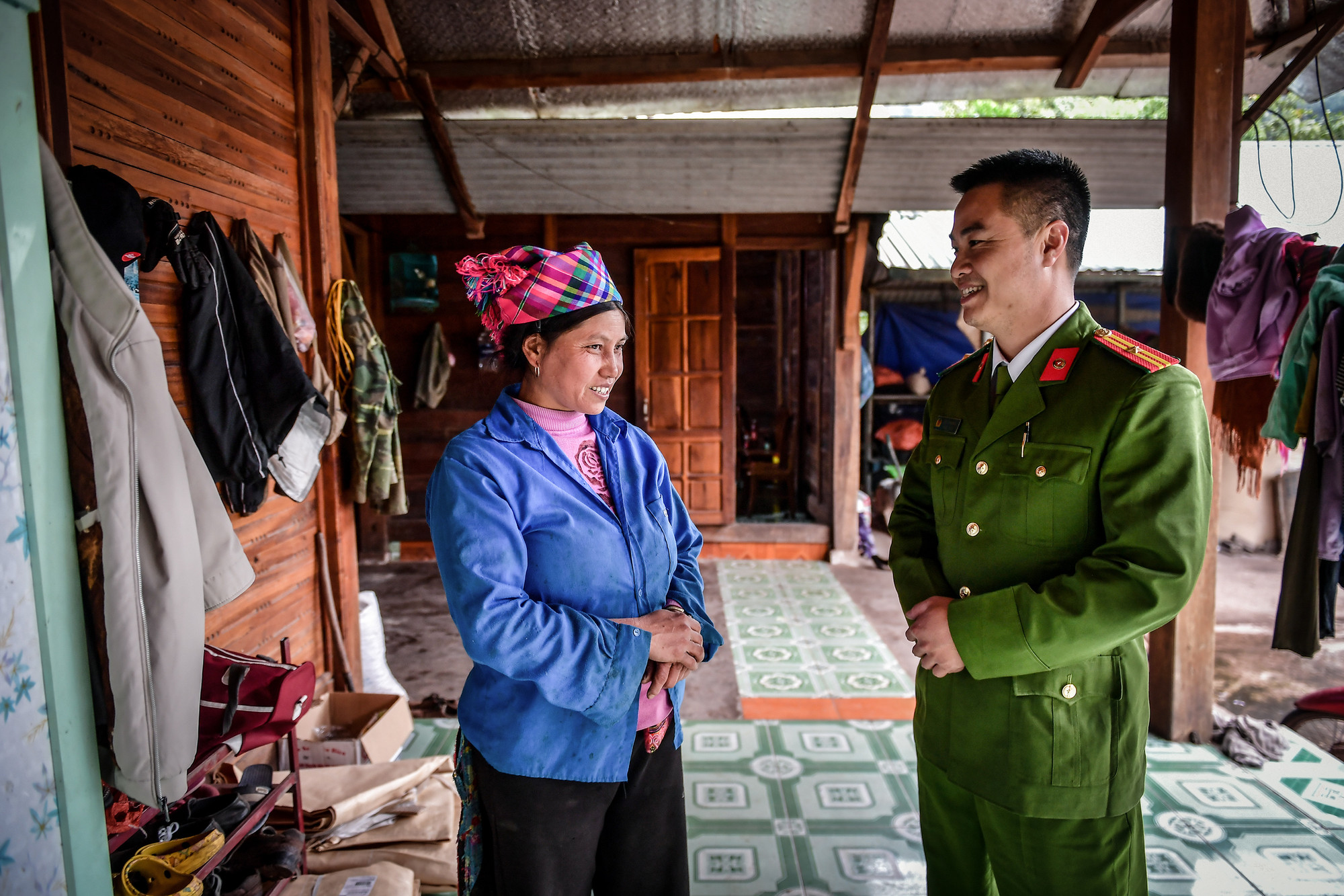 Chia sẻ với phóng viên, Thiếu tá Bùi Quang Khải cho biết: Động lực chính của anh là mong muốn trang bị kiến thức từ cơ sở, từ đó, khi trở về công tác giảng dạy tại nhà trường sẽ giúp sinh viên công an nhân dân có thêm những bài học thực tiễn. Bên cạnh đó, anh cũng rất muốn được đóng góp sức mình để chung tay bảo đảm an ninh trật tự, phát triển kinh tế-xã hội tại những xã, bản xa xôi.