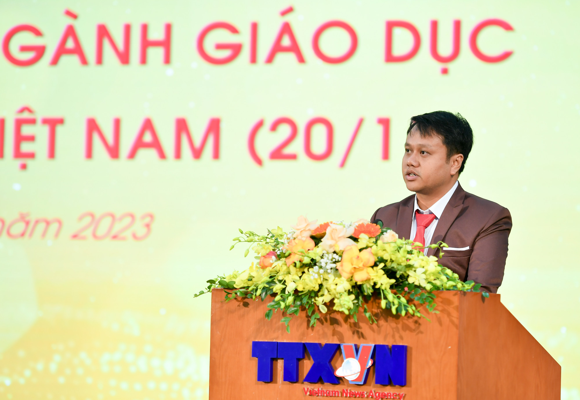 [Ảnh] Chương trình gặp mặt, tri ân nhân kỷ niệm ngày Nhà giáo Việt Nam 20/11 ảnh 10