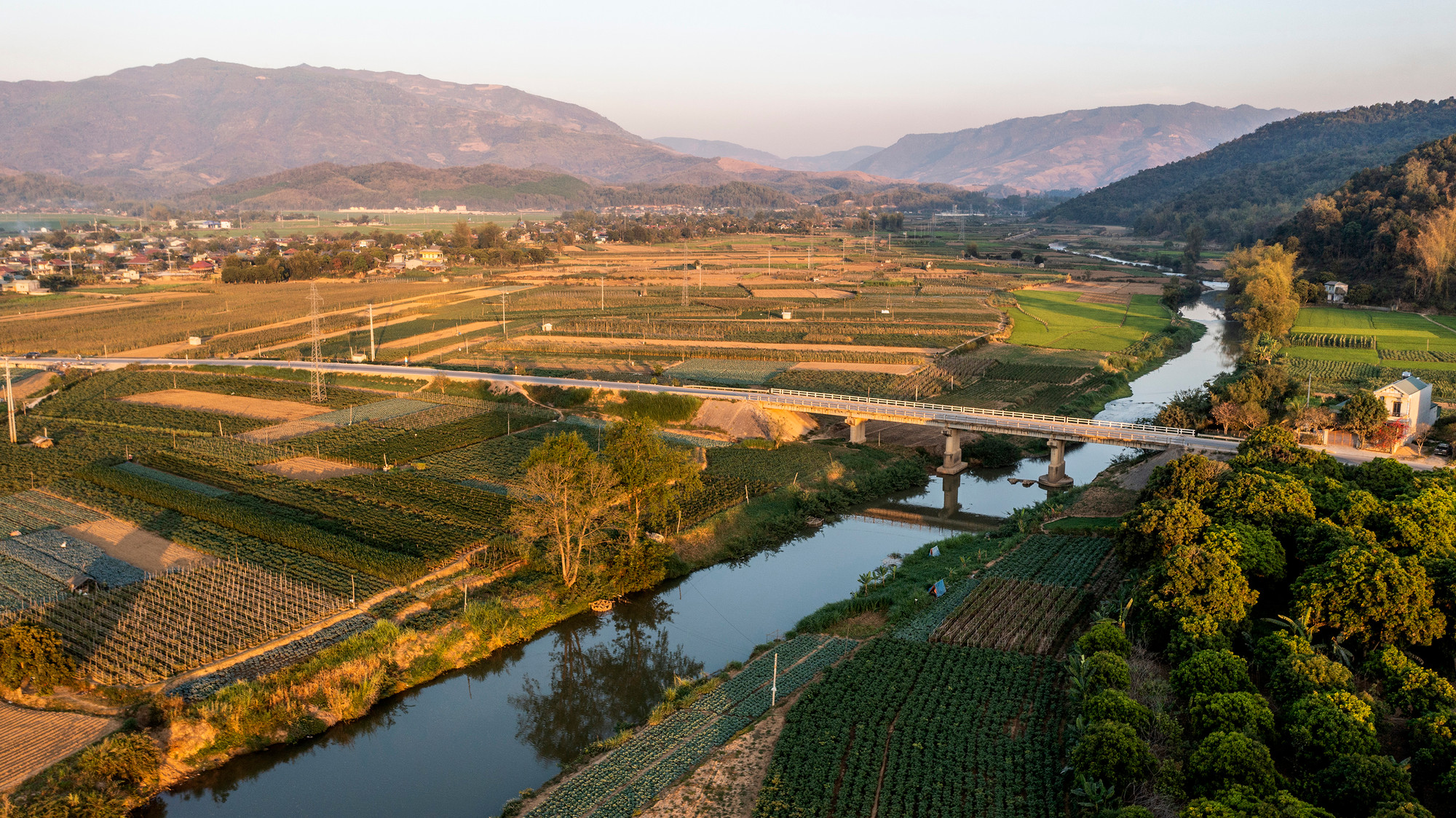 [Ảnh] Thành phố Điện Biên Phủ sau 70 năm chiến thắng lịch sử ảnh 16