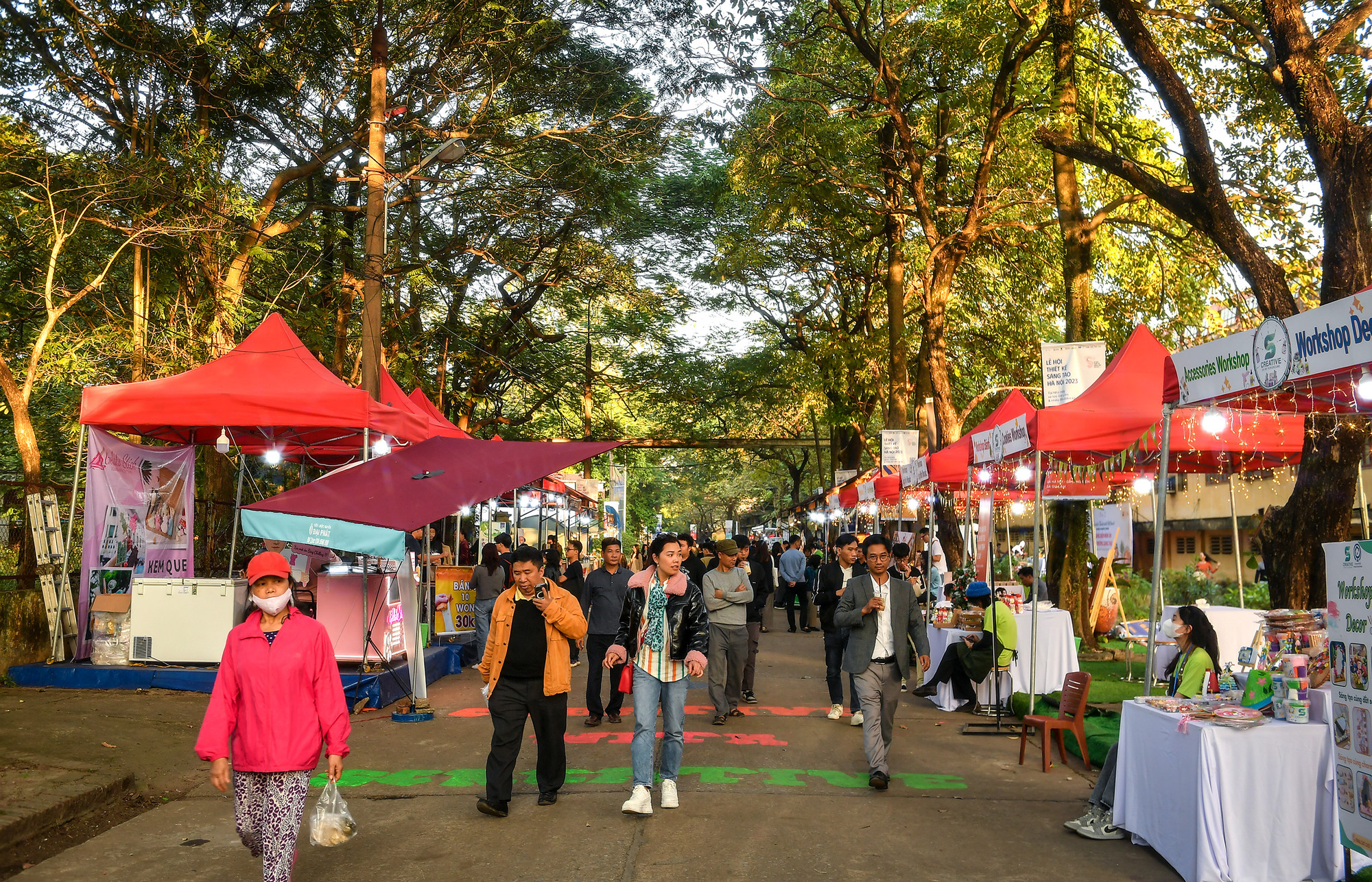 [Ảnh] Khám phá "không gian nghệ thuật" tại Nhà máy Xe lửa Gia Lâm ảnh 15