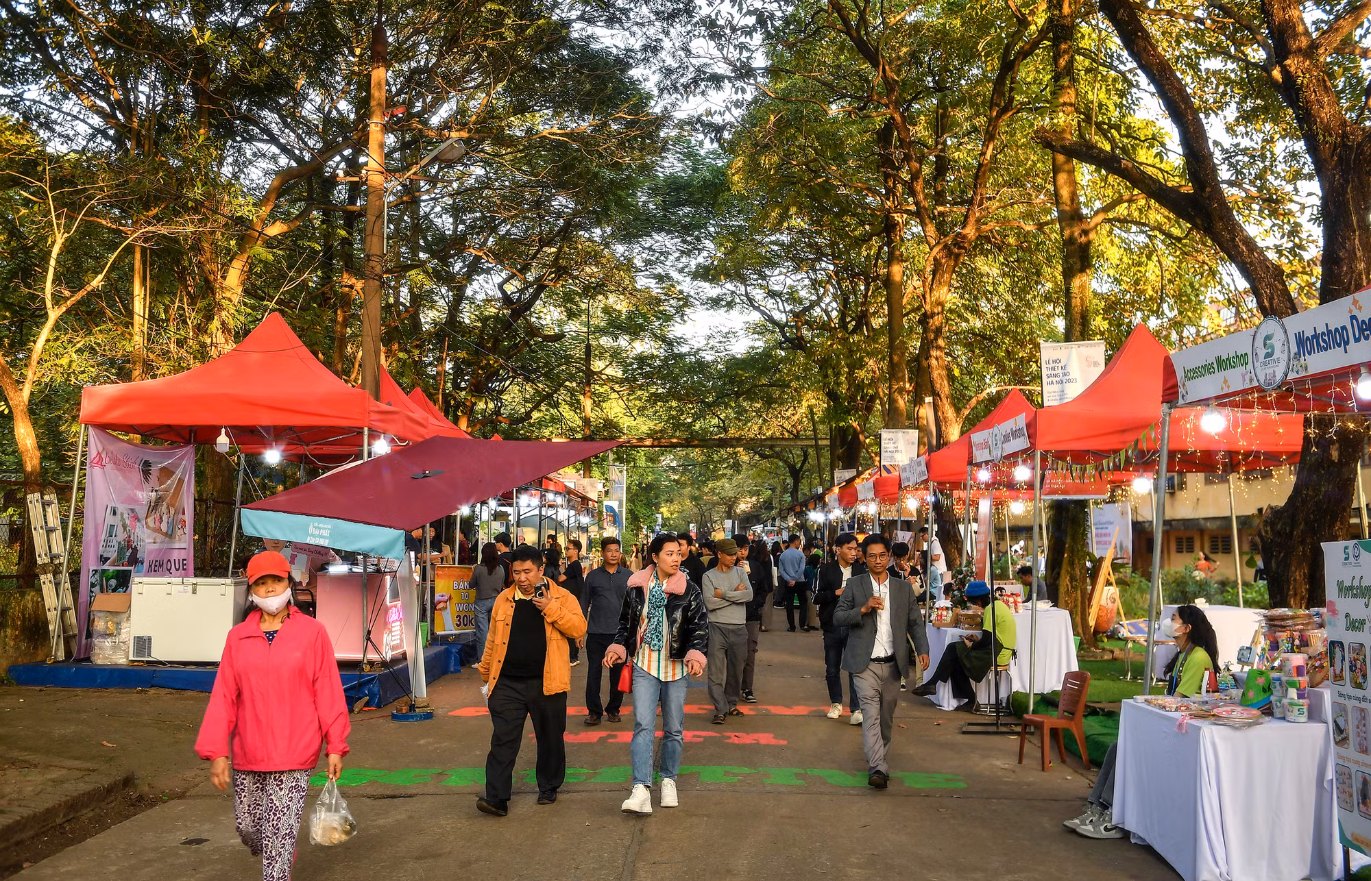 [Ảnh] Khám phá "không gian nghệ thuật" tại Nhà máy Xe lửa Gia Lâm ảnh 15