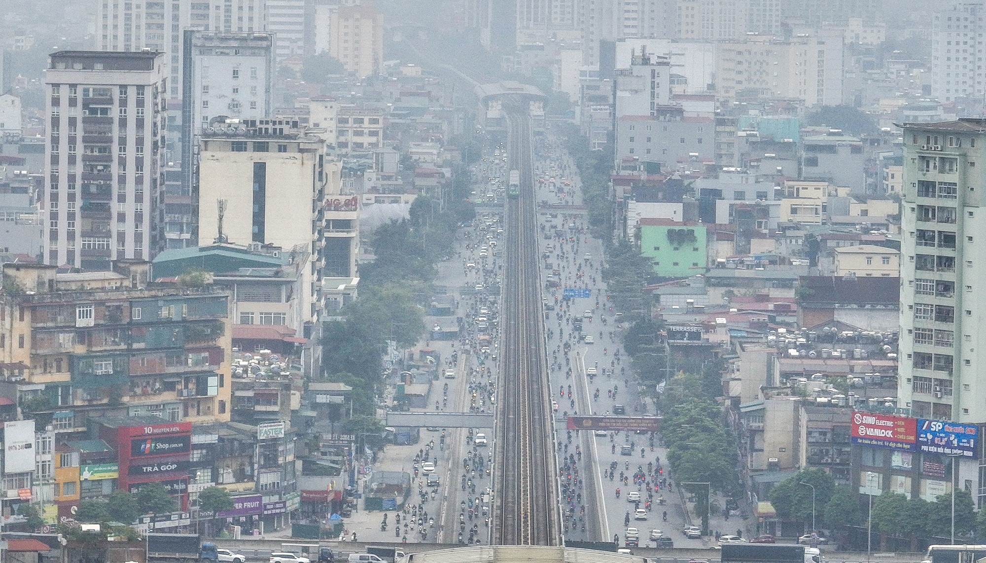 [Ảnh] Nhiều ngày bao phủ trong màn sương, Hà Nội đứng thứ 3 thế giới về độ ô nhiễm ảnh 8