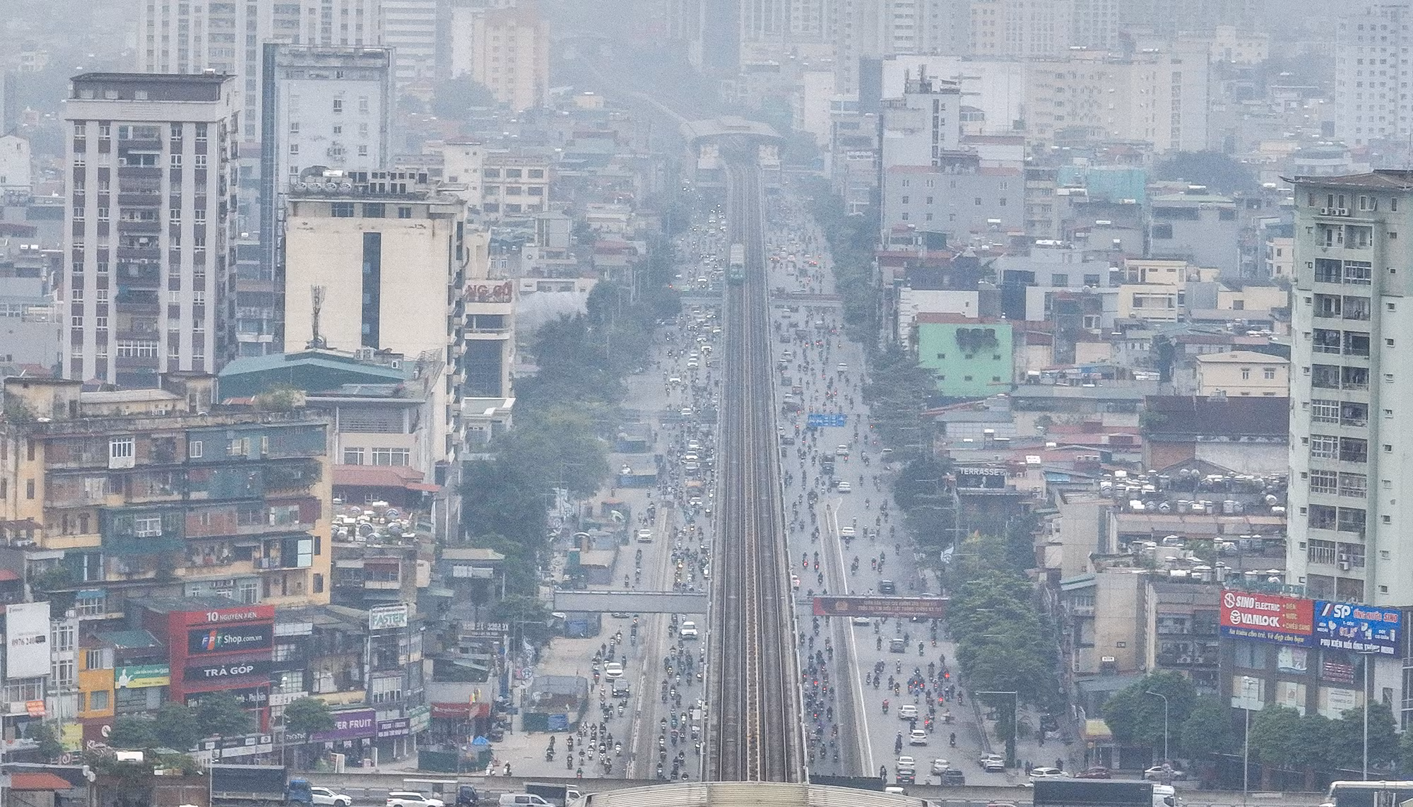 [Ảnh] Nhiều ngày bao phủ trong màn sương, Hà Nội đứng thứ 3 thế giới về độ ô nhiễm ảnh 8
