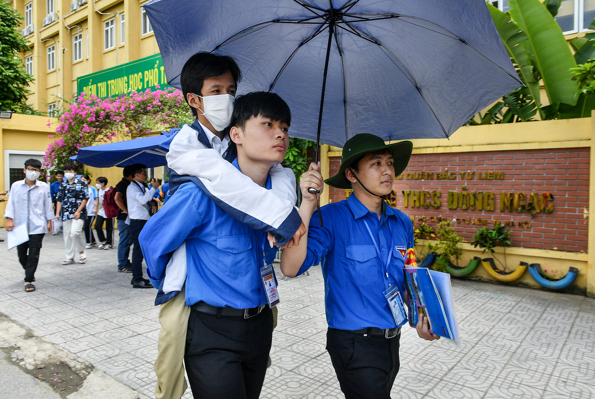 [Ảnh] Nhìn lại những khoảnh khắc đẹp của kỳ thi tốt nghiệp Trung học phổ thông 2023 ảnh 8