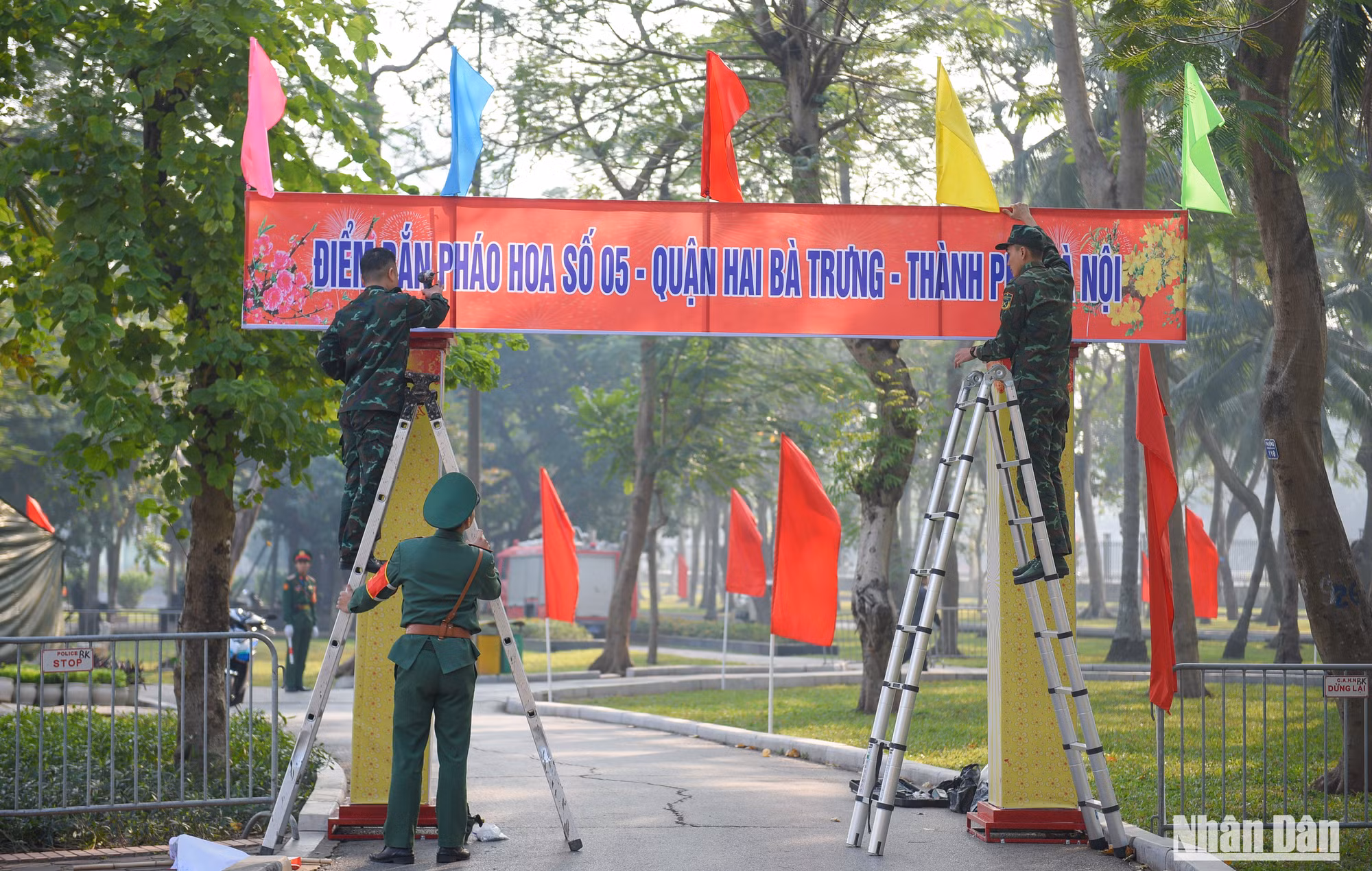 Năm nay, thành phố Hà Nội sẽ bắn pháo hoa đón giao thừa Tết Quý Mão 2023 tại 30 điểm với 31 trận địa.