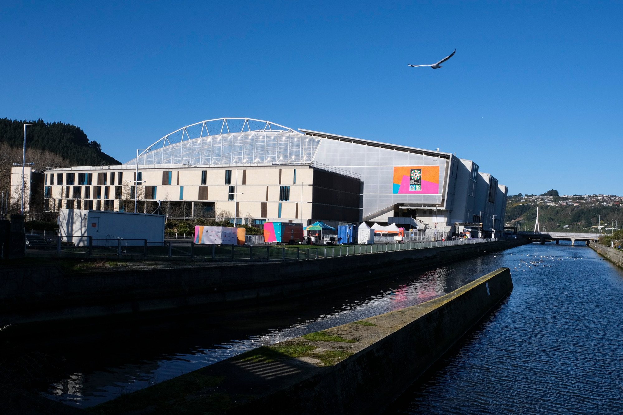 [Ảnh] “Sân khấu” cuối cùng của tuyển nữ Việt Nam tại World Cup nữ 2023: Mái bằng nhựa, khán đài khung thép ảnh 14