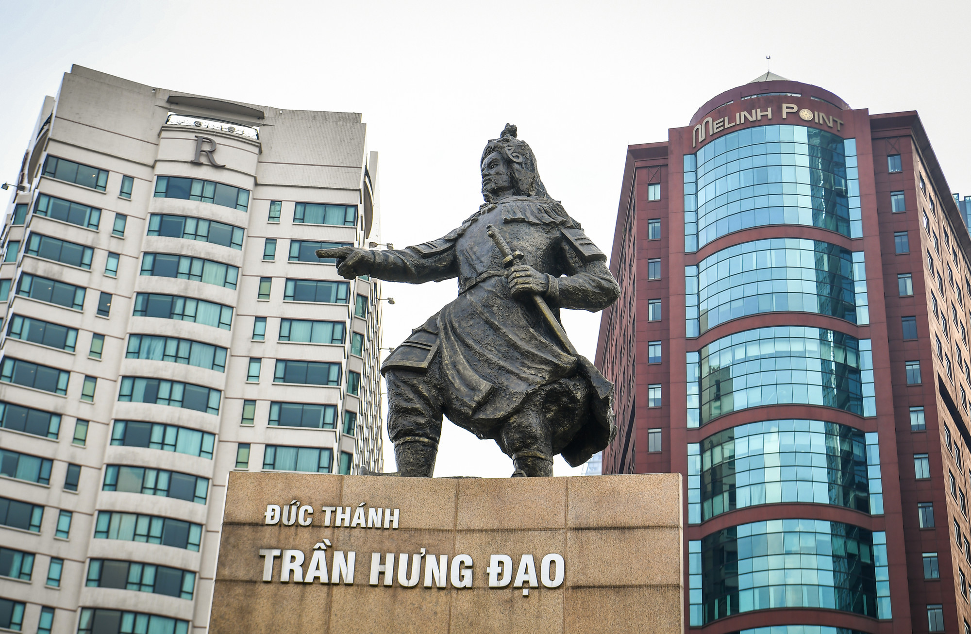 Tượng đài Đức thánh Trần Hưng Đạo.