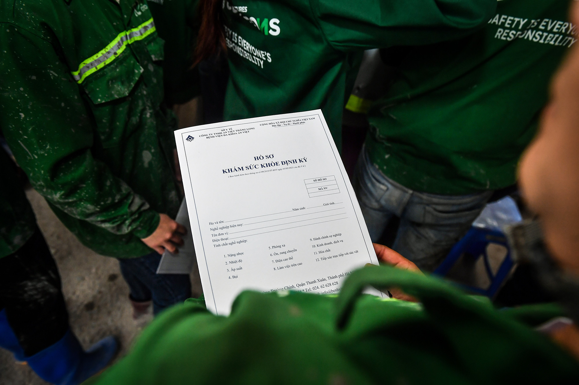 Hồ sơ khám sức khỏe định kỳ của một nam công nhân tại Ecopark.