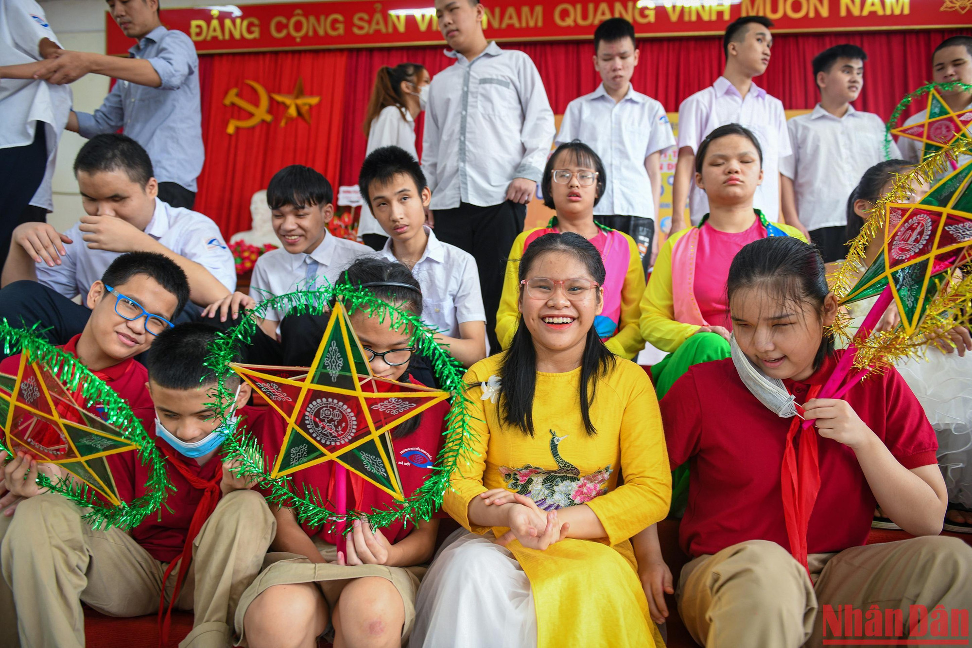 Niềm vui với đèn ông sao.