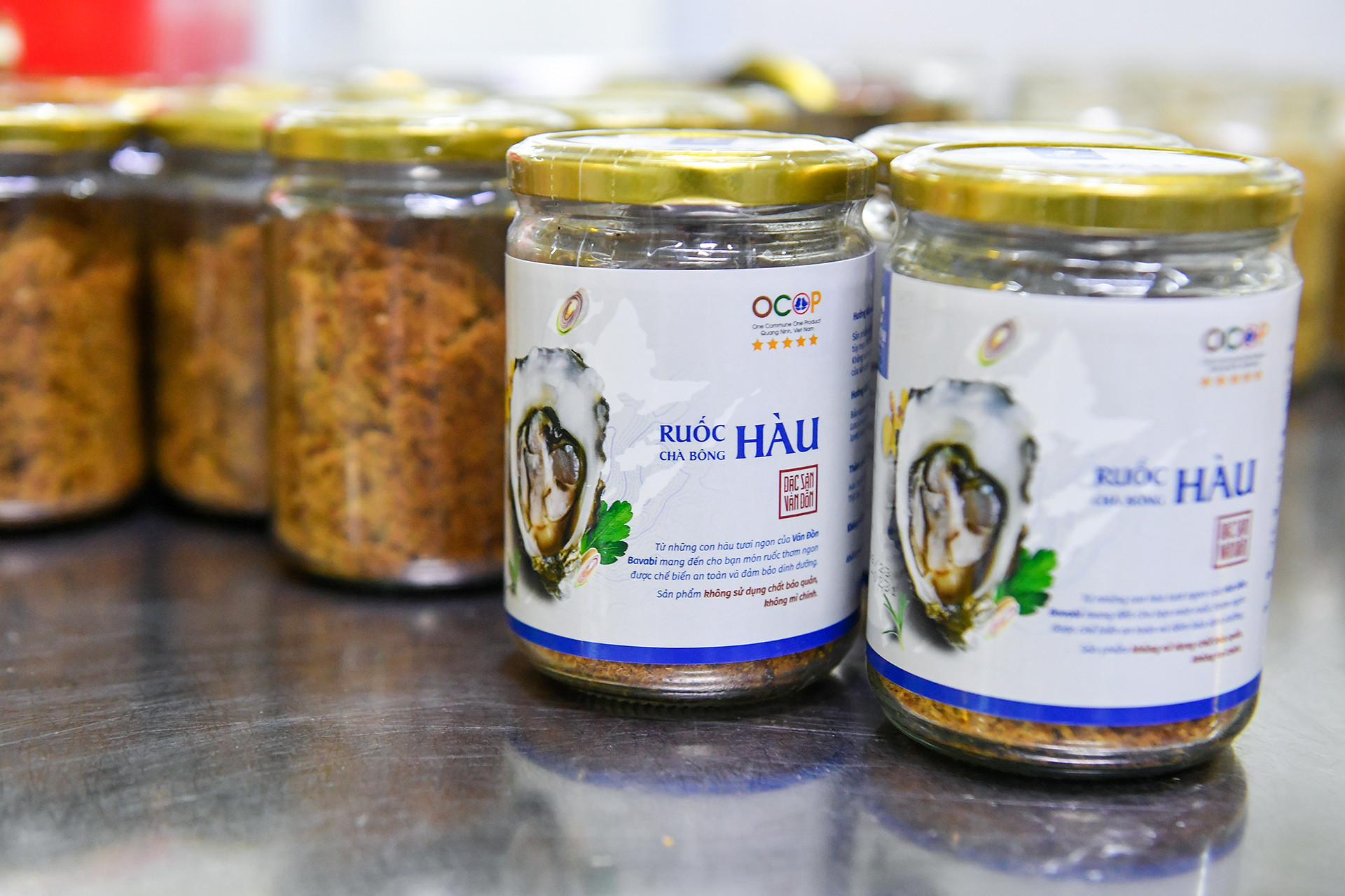 Ruốc hàu Bavabi là một thương hiệu rất quen thuộc của vùng đất Quảng Ninh. Những tiêu chuẩn về nguyên liệu và quy trình sản xuất ruốc hàu luôn được tuân thủ nghiêm ngặt mang đến sản phẩm chất lượng tuyệt vời cho sức khỏe.