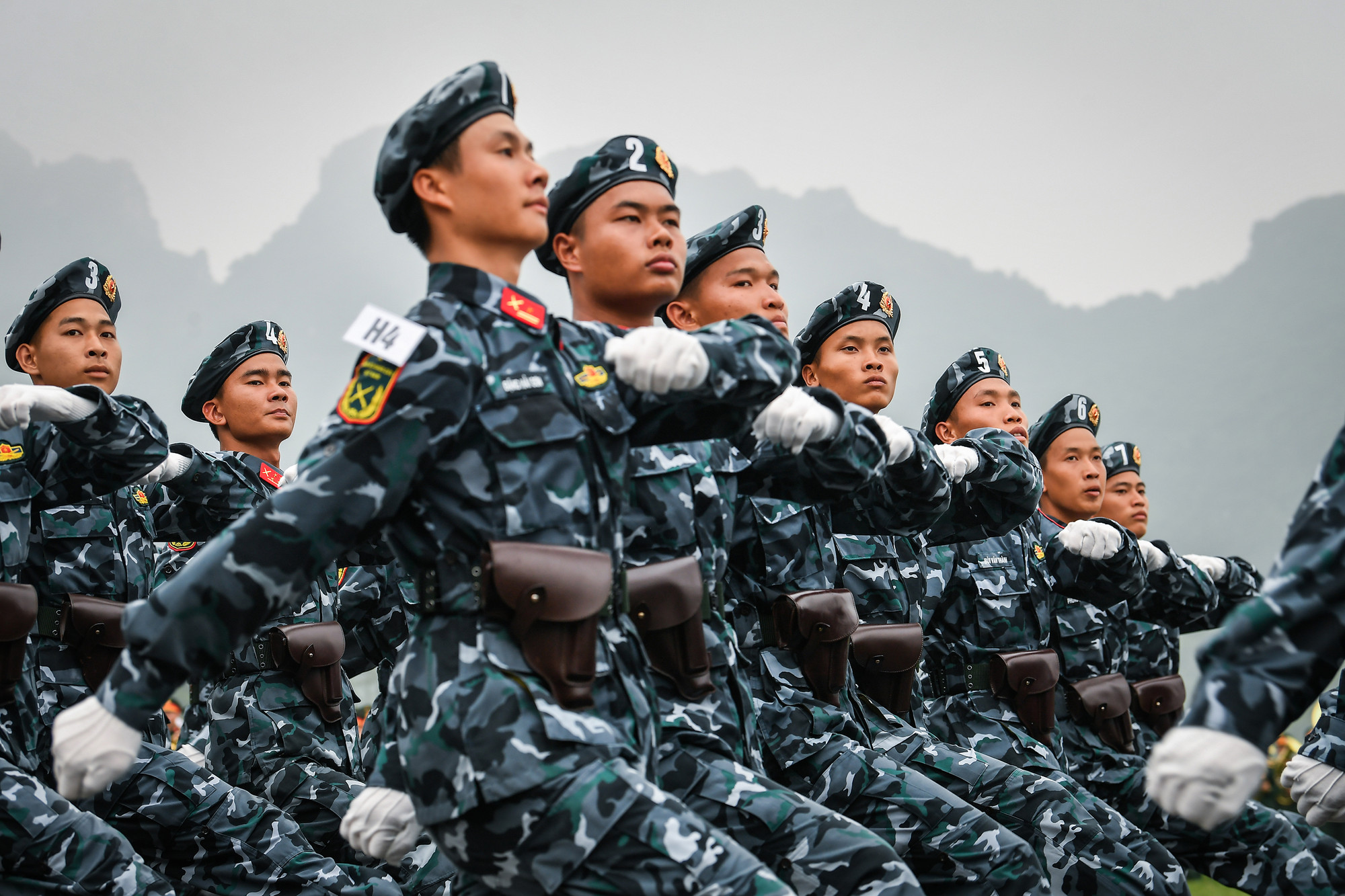 [Ảnh] Hợp luyện diễu binh, diễu hành kỷ niệm 70 năm Chiến thắng Điện Biên Phủ ảnh 11