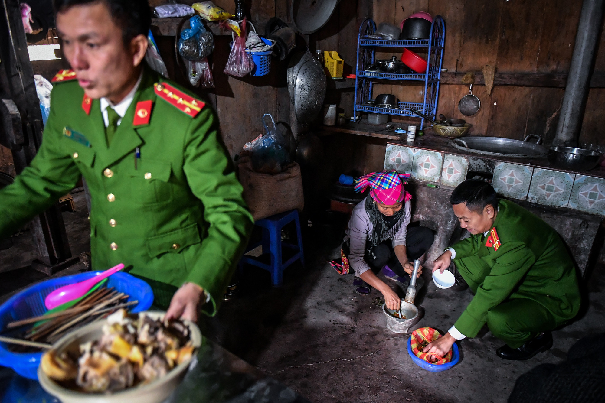 [Ảnh] Một ngày của công an xã nơi cực tây Tổ quốc ảnh 15