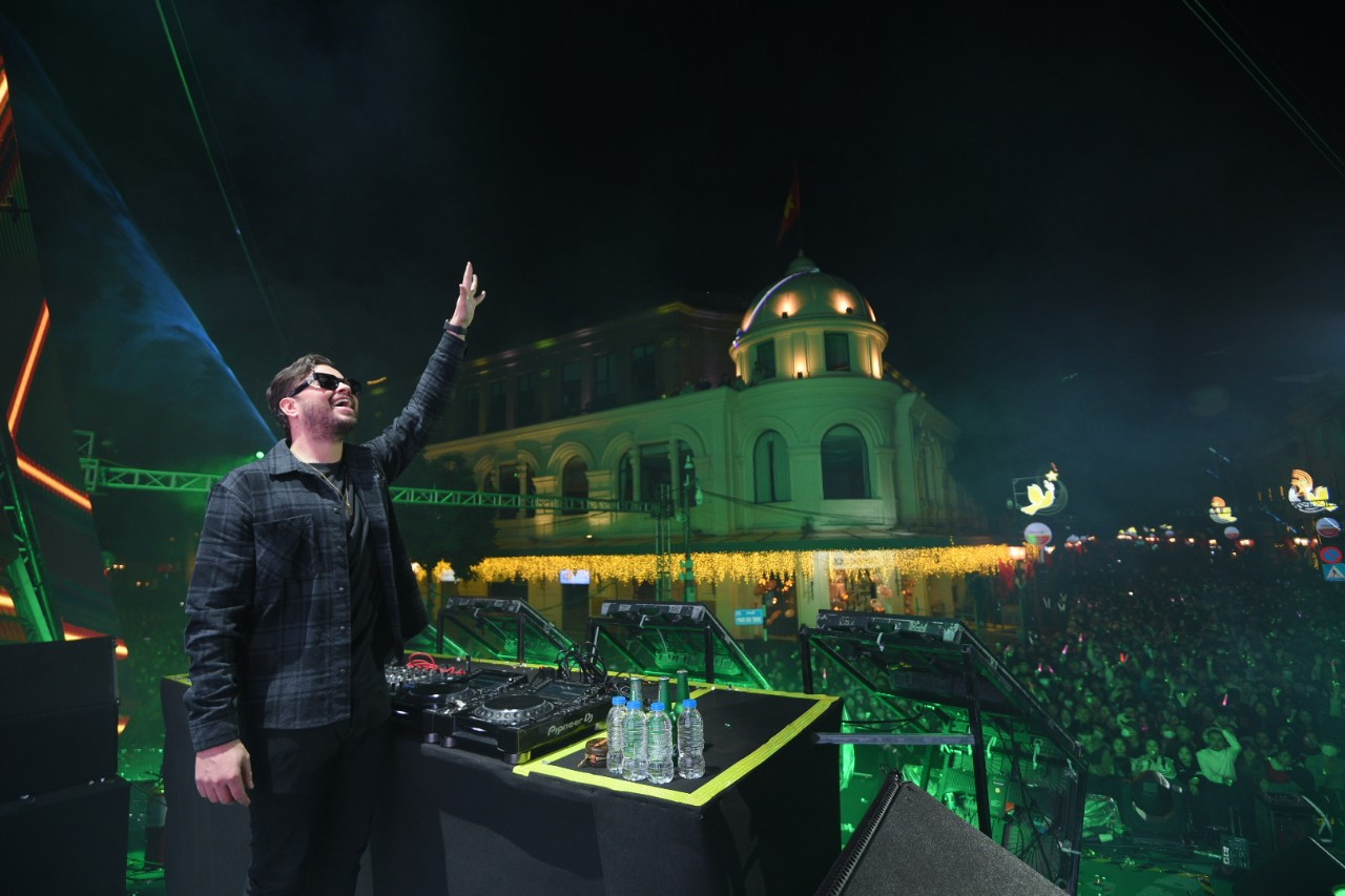 Sự kiện "Heineken Countdown Party 2023" với những màn DJ sôi động. (Ảnh: THÀNH ĐẠT)