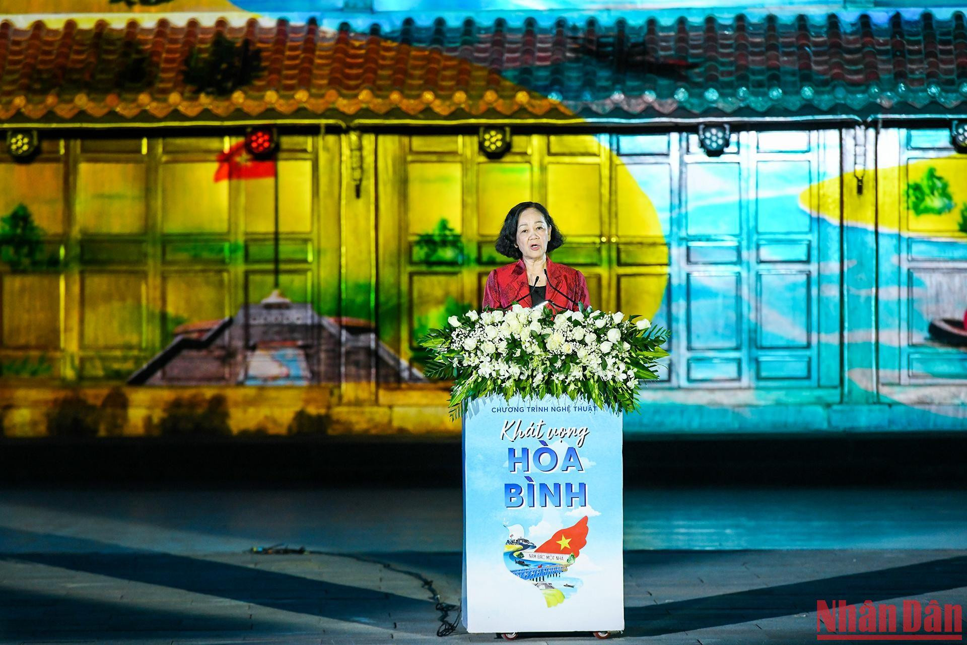 Ủy viên Bộ Chính trị, Bí thư Trung ương Đảng, Trưởng Ban tổ chức Trung ương Trương Thị Mai phát biểu khai mạc chương trình.