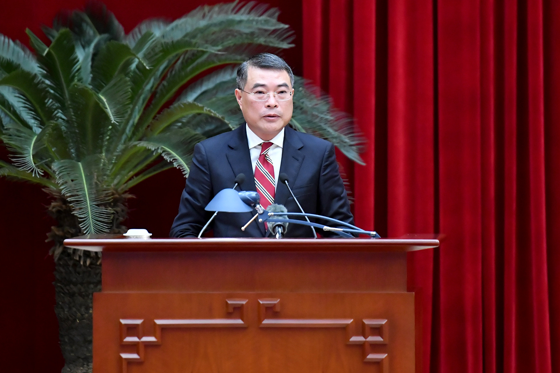 Đồng chí Lê Minh Hưng, Ủy viên Bộ Chính trị, Bí thư Trung ương Đảng, Trưởng Ban Tổ chức Trung ương phát biểu tại hội nghị.