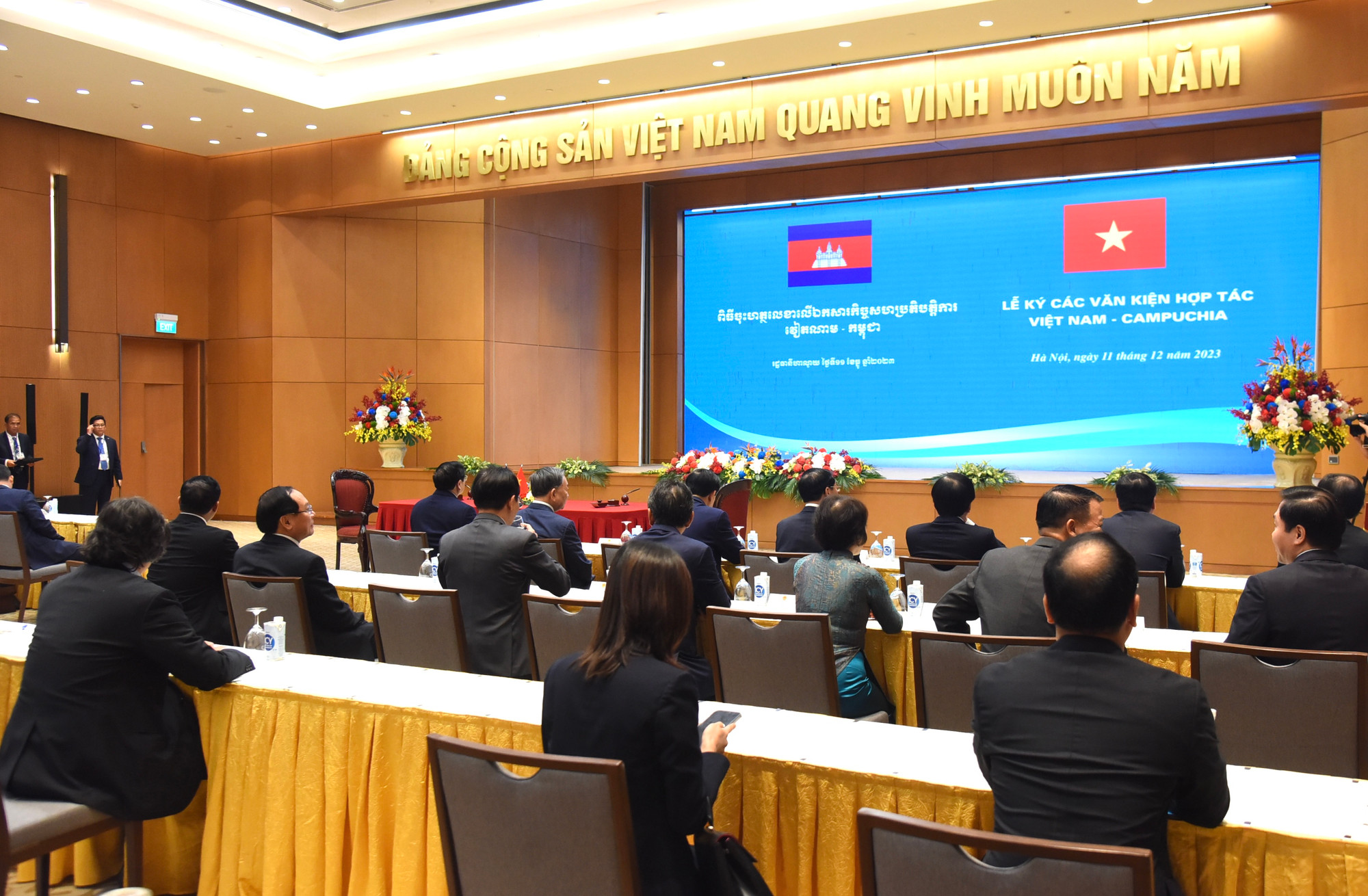 Quang cảnh Lễ ký, trao văn kiện hợp tác. Quang cảnh Lễ ký, trao văn kiện hợp tác.