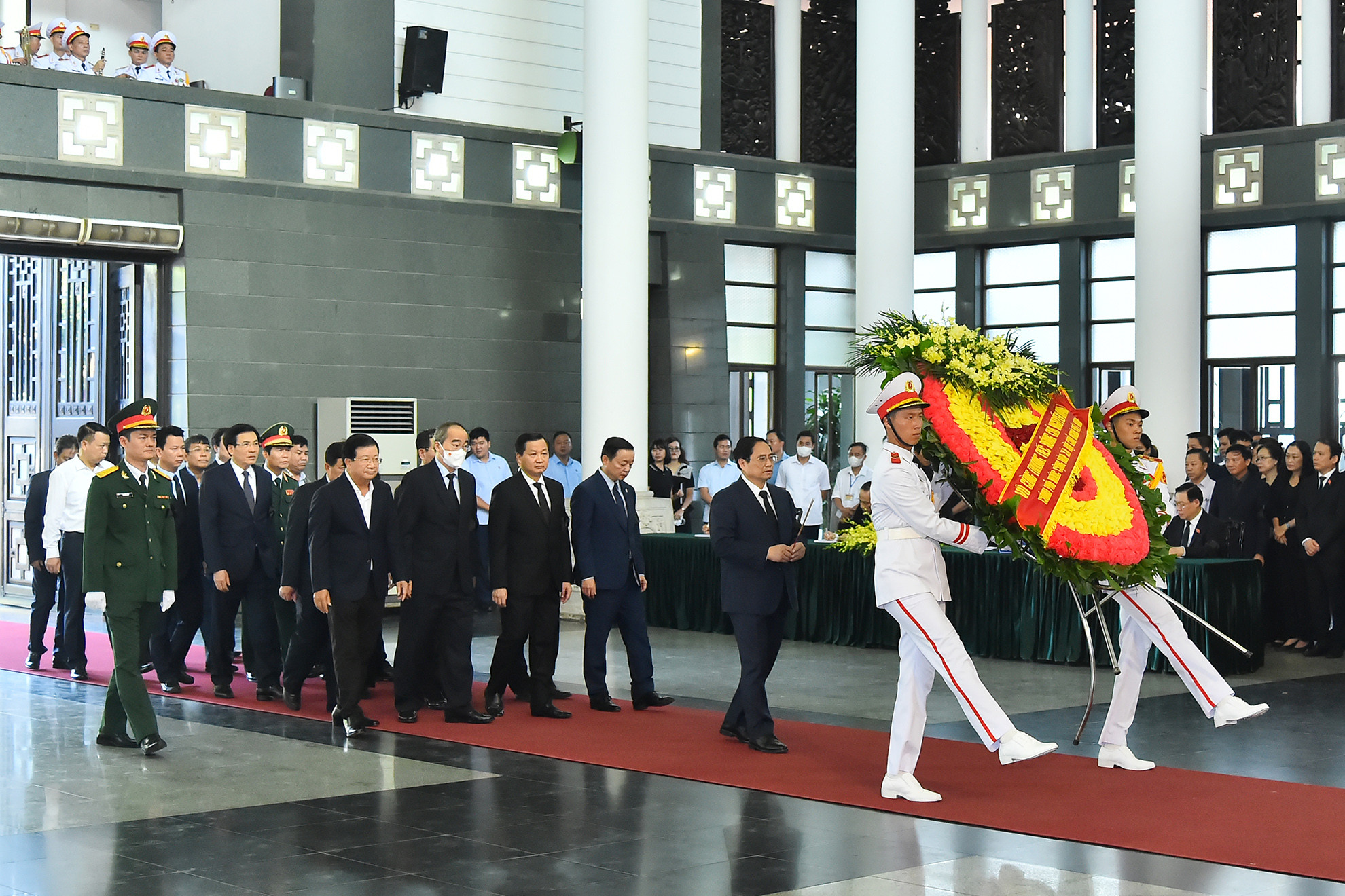 Đoàn Chính phủ nước Cộng hòa xã hội chủ nghĩa Việt Nam do đồng chí Phạm Minh Chính, Ủy viên Bộ Chính trị, Thủ tướng Chính phủ làm Trưởng đoàn vào viếng đồng chí Nguyễn Khánh.