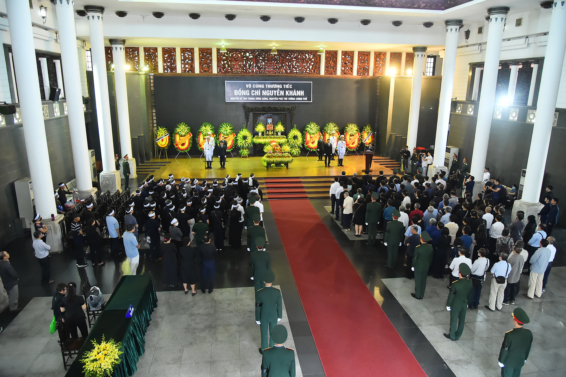 Quang cảnh buổi lễ truy điệu đồng chí Nguyễn Khánh tại Nhà tang lễ Quốc gia.