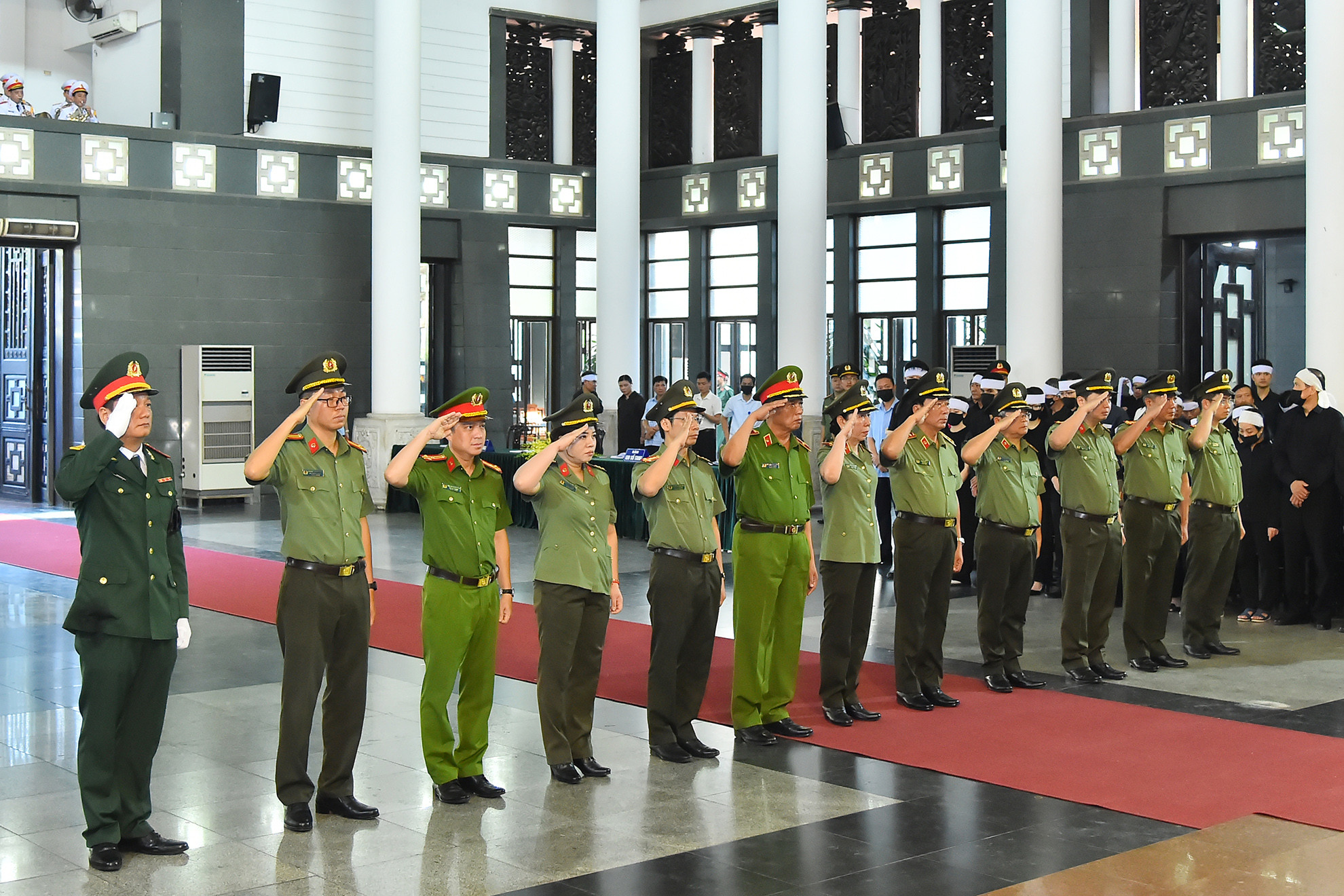 Đoàn Đảng ủy Công an Trung ương, Bộ Công an vào viếng đồng chí Nguyễn Khánh.