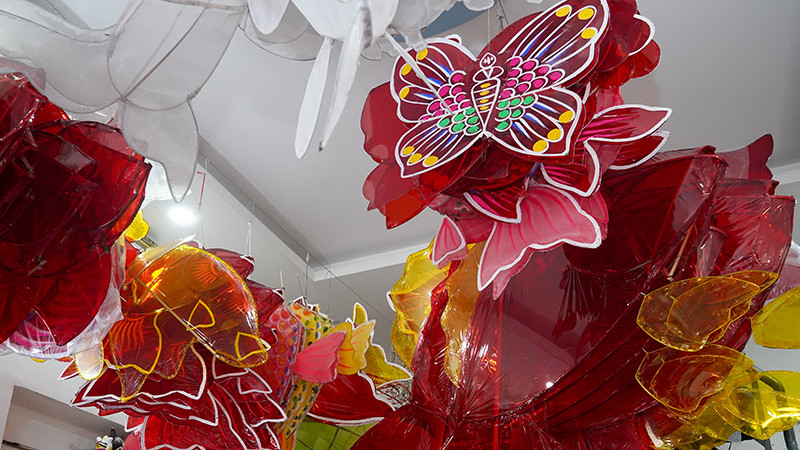 [Ảnh] Làng nghề lồng đèn truyền thống Phú Bình nhộn nhịp mùa Trung thu ảnh 5