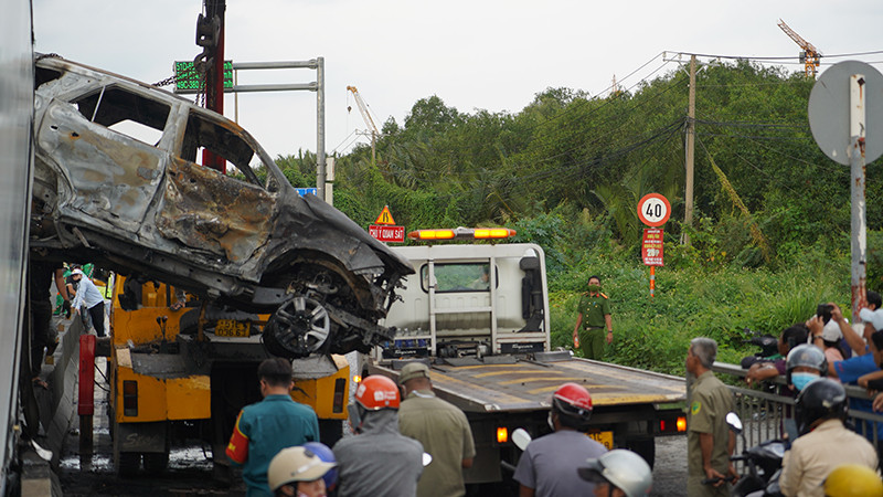 Các lực lượng chức năng đã có mặt kịp thời để phân luồng giao thông.