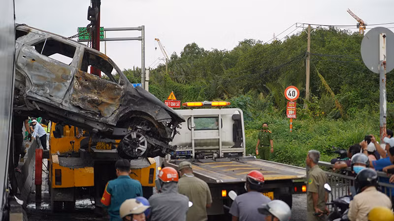 Các lực lượng chức năng đã có mặt kịp thời để phân luồng giao thông.