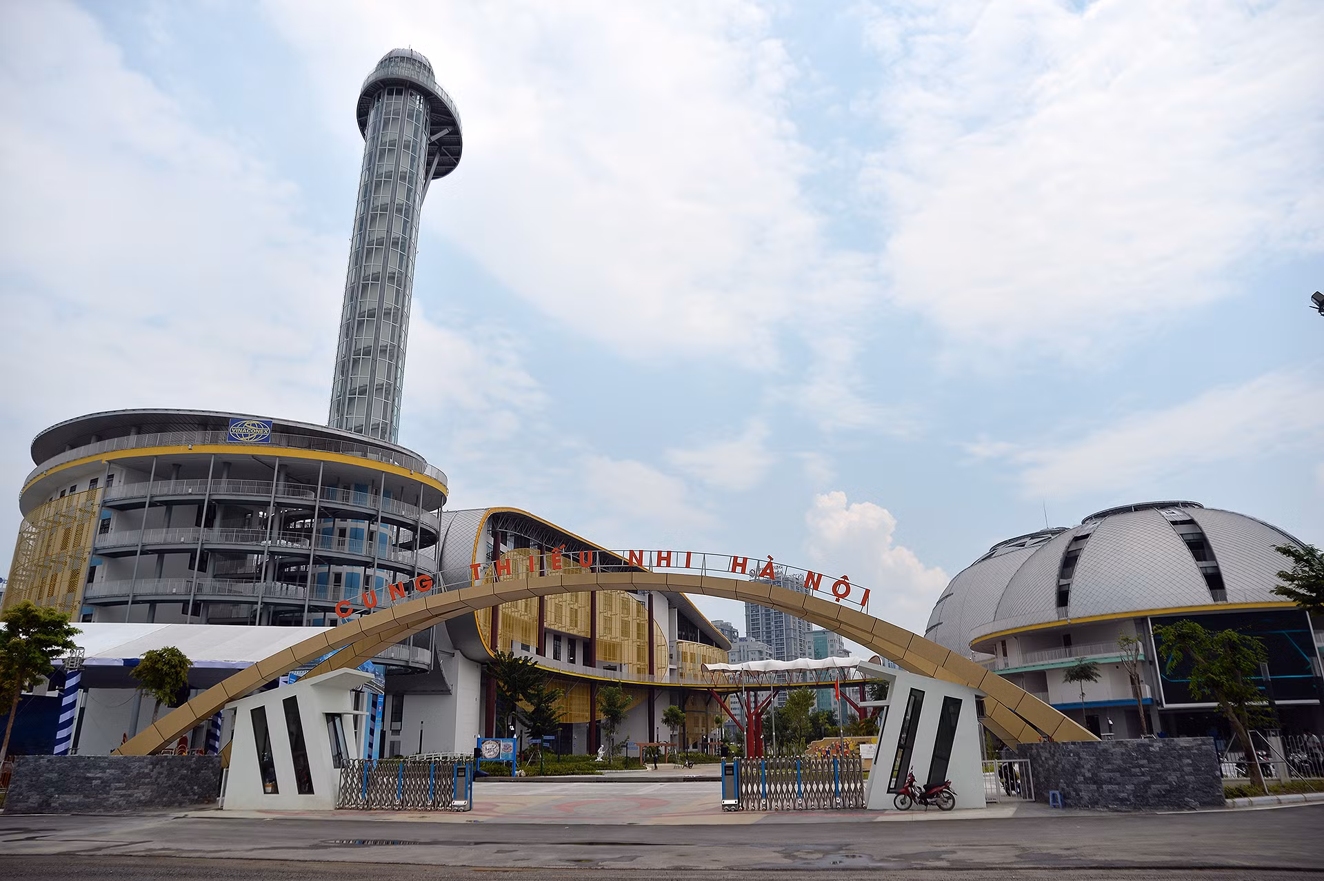 Sau hơn 2 năm thi công, công trình đã hoàn thiện và chuẩn bị được đưa vào sử dụng nhằm đáp ứng nhu cầu vui chơi, giải trí, học tập, thi đấu thể thao và giao lưu văn hóa của thiếu nhi Thủ đô. Sau hơn 2 năm thi công, công trình đã hoàn thiện và chuẩn bị được đưa vào sử dụng nhằm đáp ứng nhu cầu vui chơi, giải trí, học tập, thi đấu thể thao và giao lưu văn hóa của thiếu nhi Thủ đô.