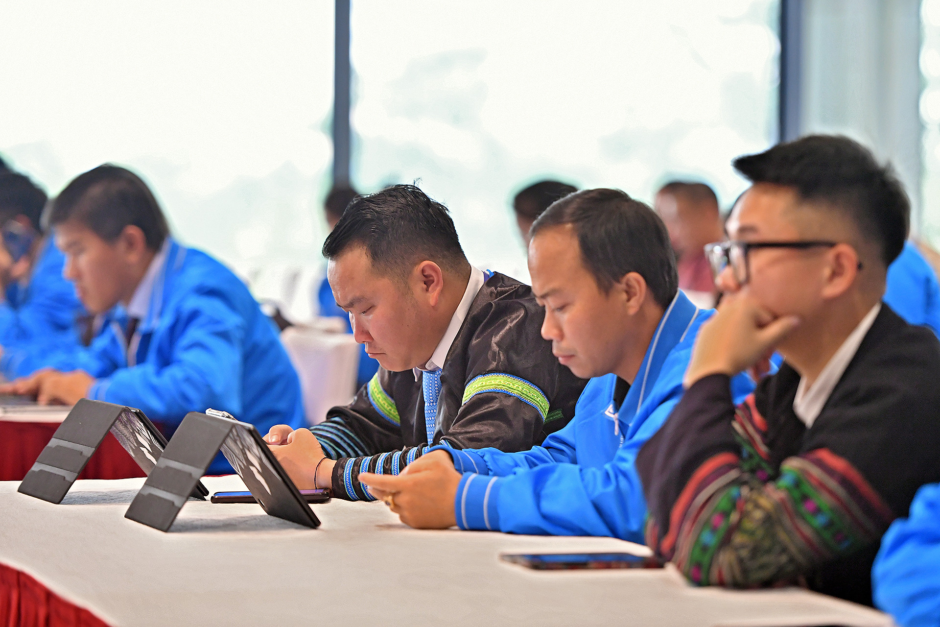 Trong ảnh là đại biểu Sùng A Tủa, cũng là một trong những gương mặt xuất sắc, thanh niên dân tộc tiêu biểu của Yên Bái đã trình bày tham luận tại Đại hội.